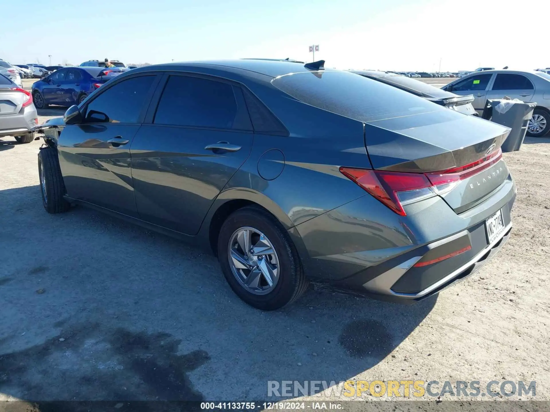 3 Фотография поврежденного автомобиля KMHLL4DG0RU818252 HYUNDAI ELANTRA 2024
