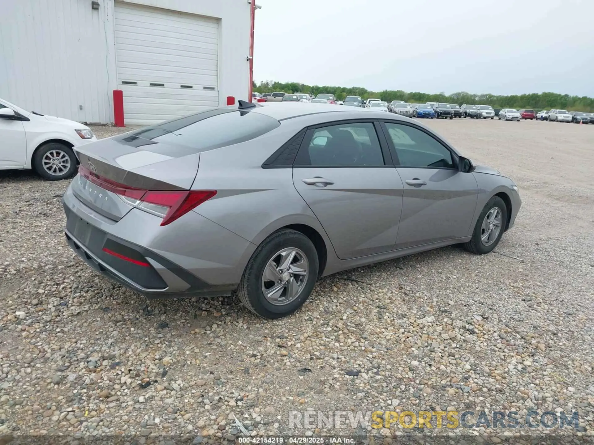 4 Photograph of a damaged car KMHLL4DG0RU850408 HYUNDAI ELANTRA 2024