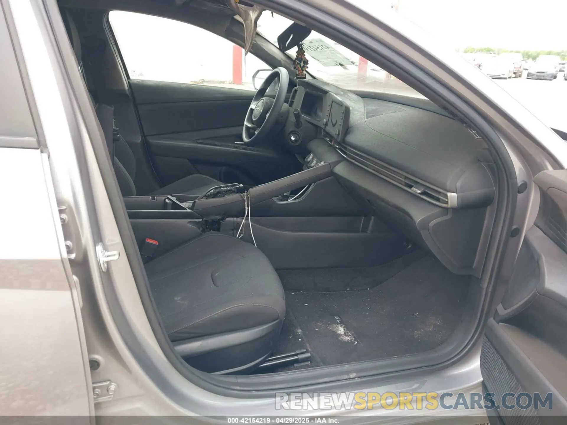 5 Photograph of a damaged car KMHLL4DG0RU850408 HYUNDAI ELANTRA 2024