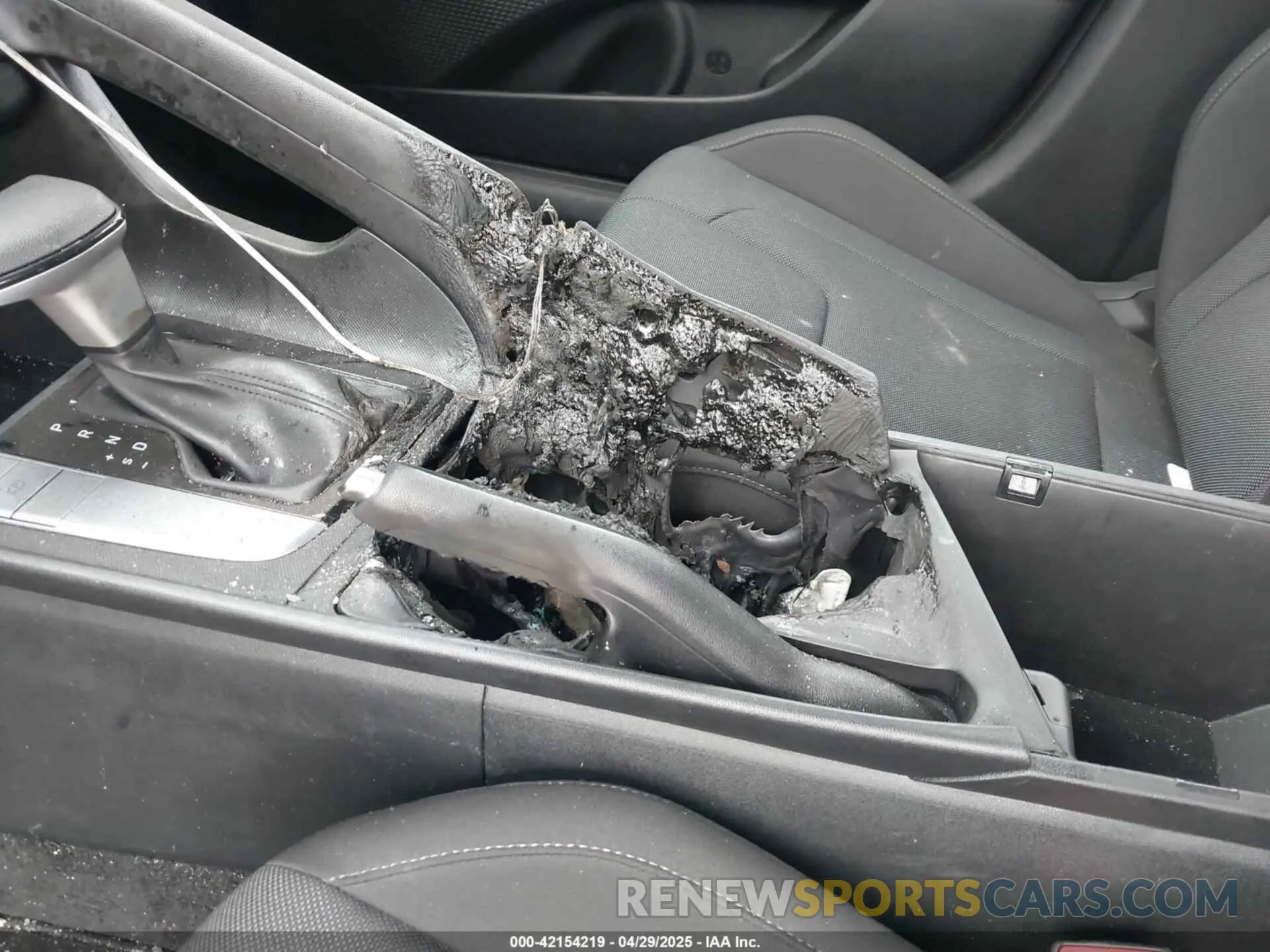 6 Photograph of a damaged car KMHLL4DG0RU850408 HYUNDAI ELANTRA 2024