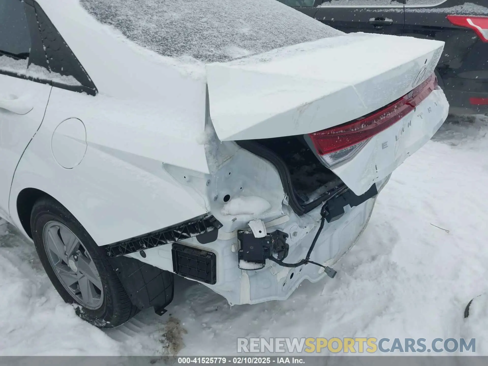 6 Photograph of a damaged car KMHLL4DG1RU764086 HYUNDAI ELANTRA 2024