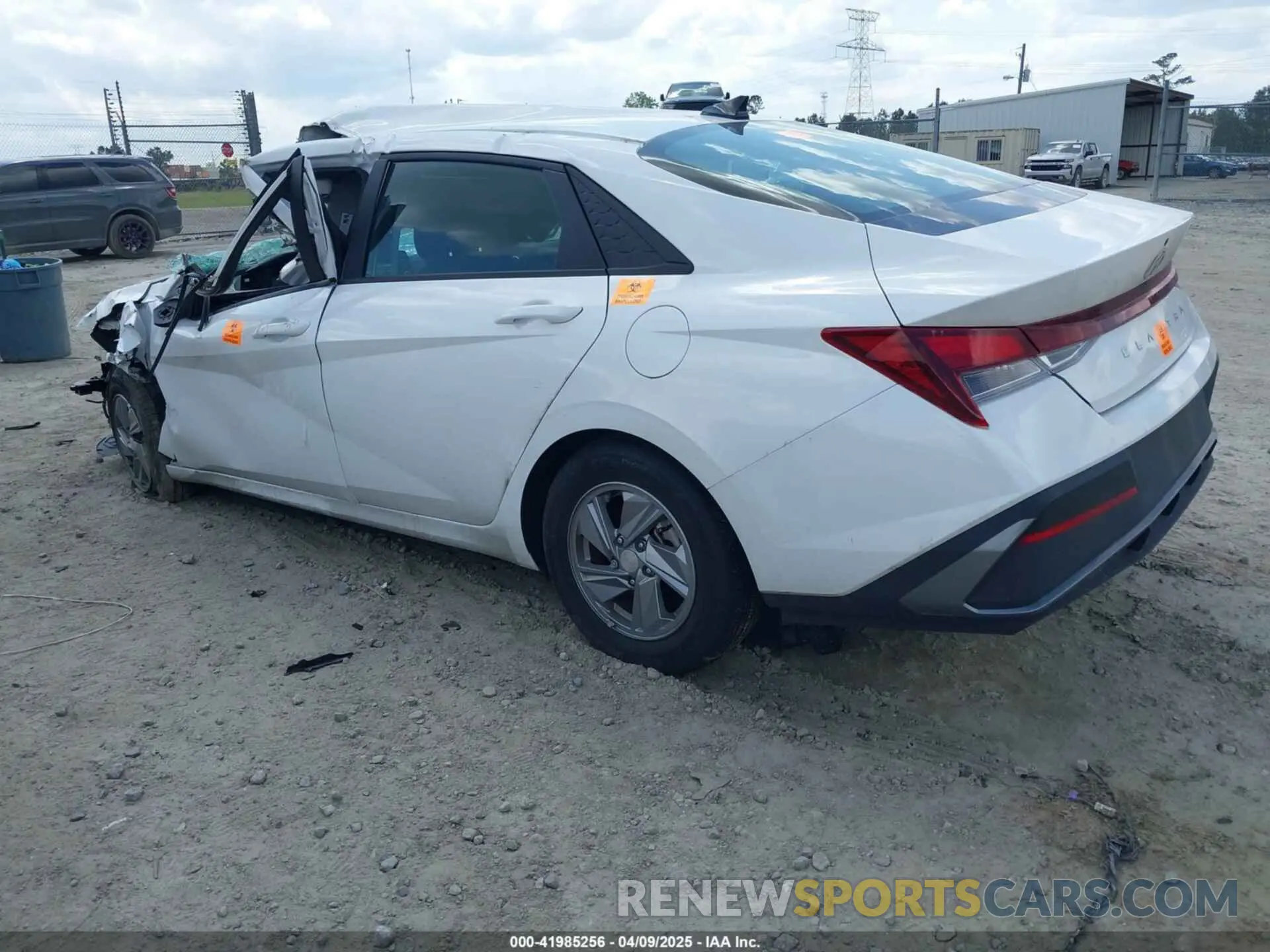 3 Photograph of a damaged car KMHLL4DG1RU798092 HYUNDAI ELANTRA 2024