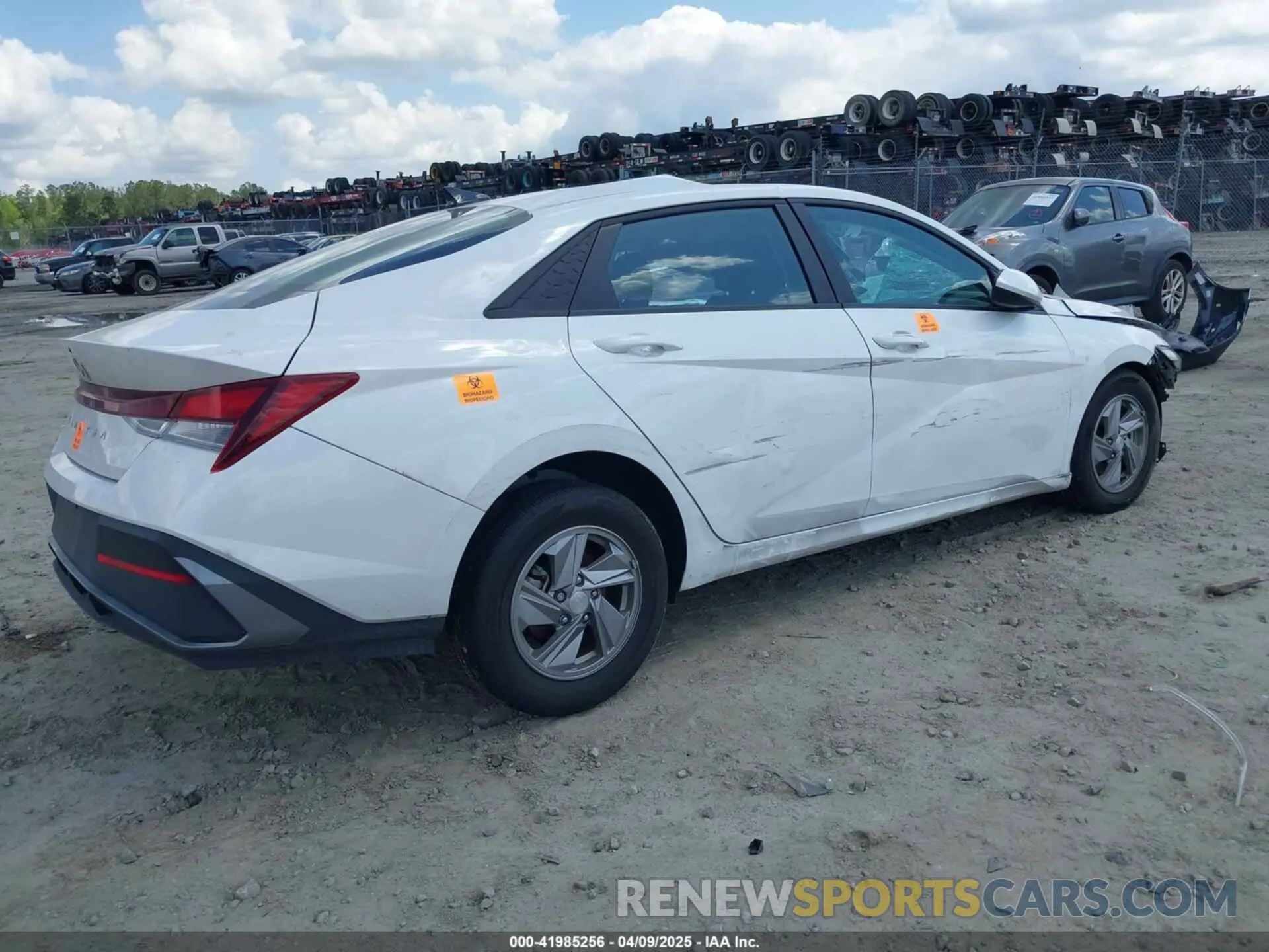 4 Photograph of a damaged car KMHLL4DG1RU798092 HYUNDAI ELANTRA 2024