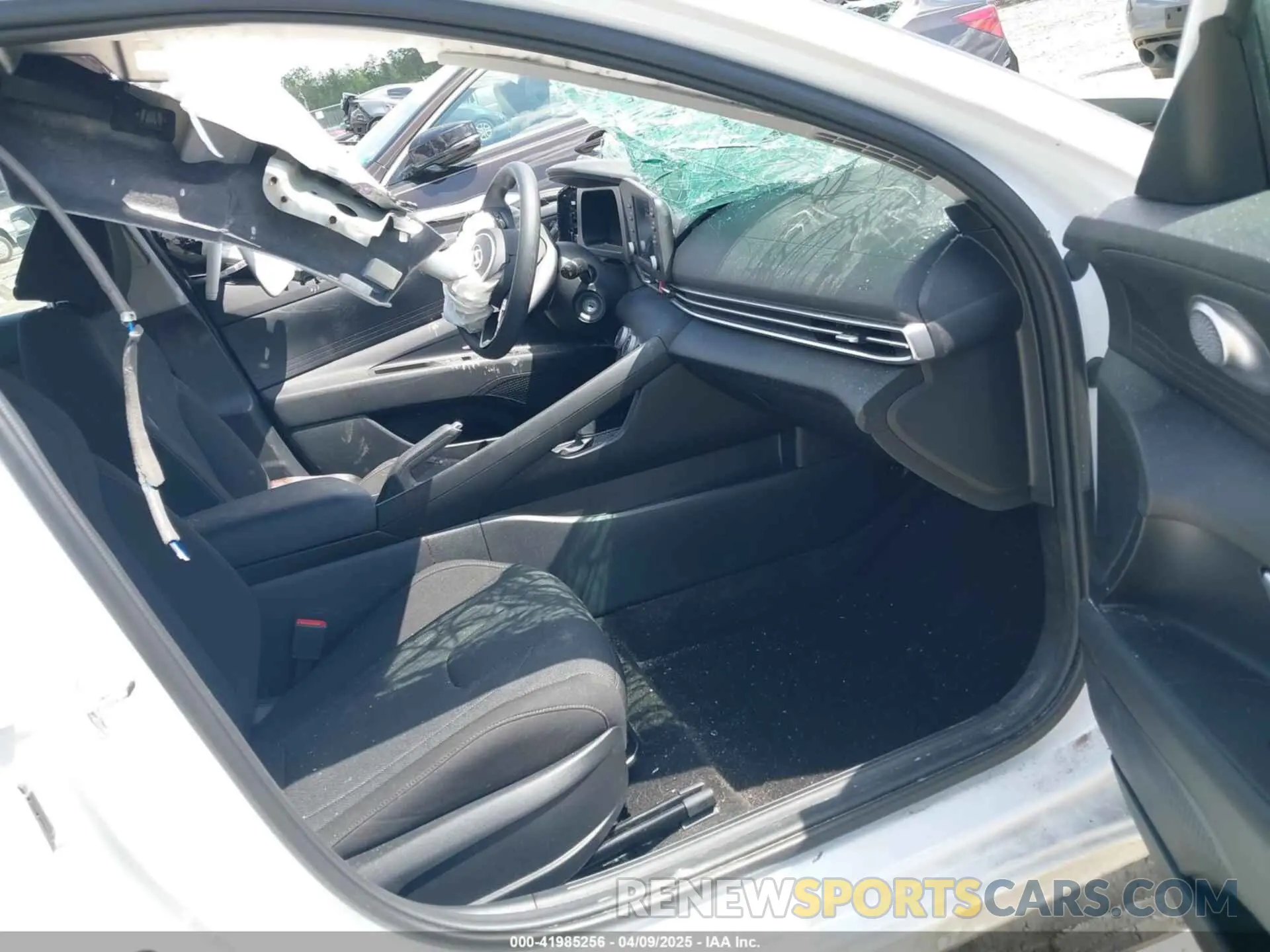 5 Photograph of a damaged car KMHLL4DG1RU798092 HYUNDAI ELANTRA 2024