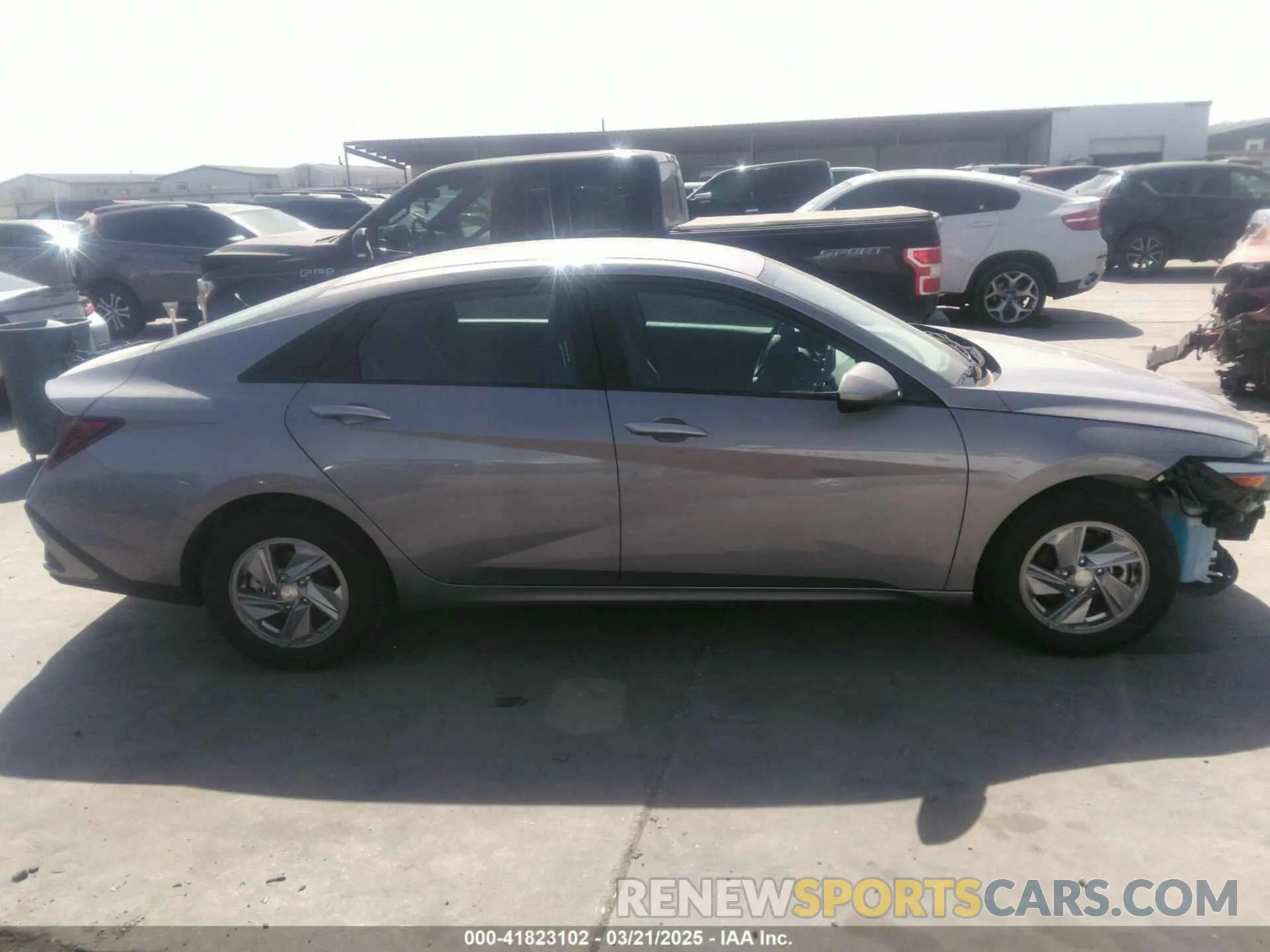 12 Фотография поврежденного автомобиля KMHLL4DG1RU834220 HYUNDAI ELANTRA 2024