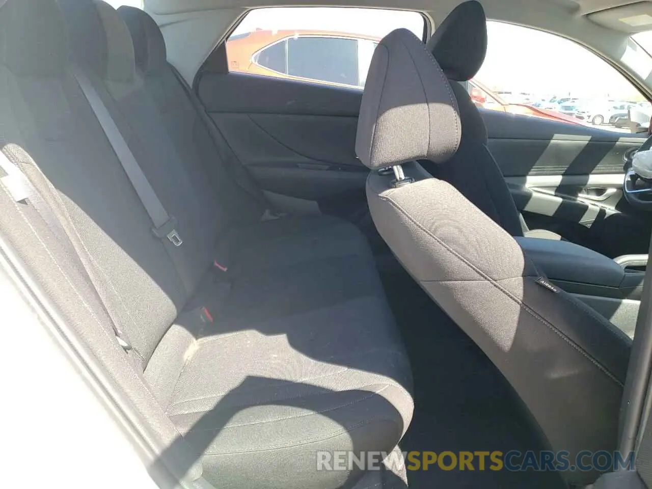 10 Photograph of a damaged car KMHLL4DG3RU765935 HYUNDAI ELANTRA 2024