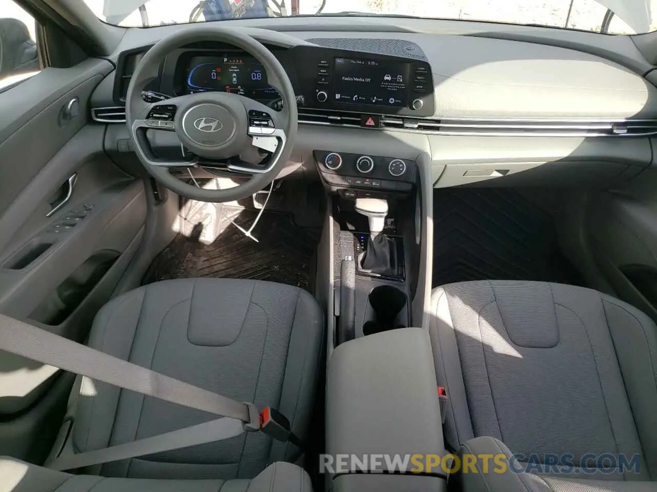 8 Photograph of a damaged car KMHLL4DG3RU794576 HYUNDAI ELANTRA 2024