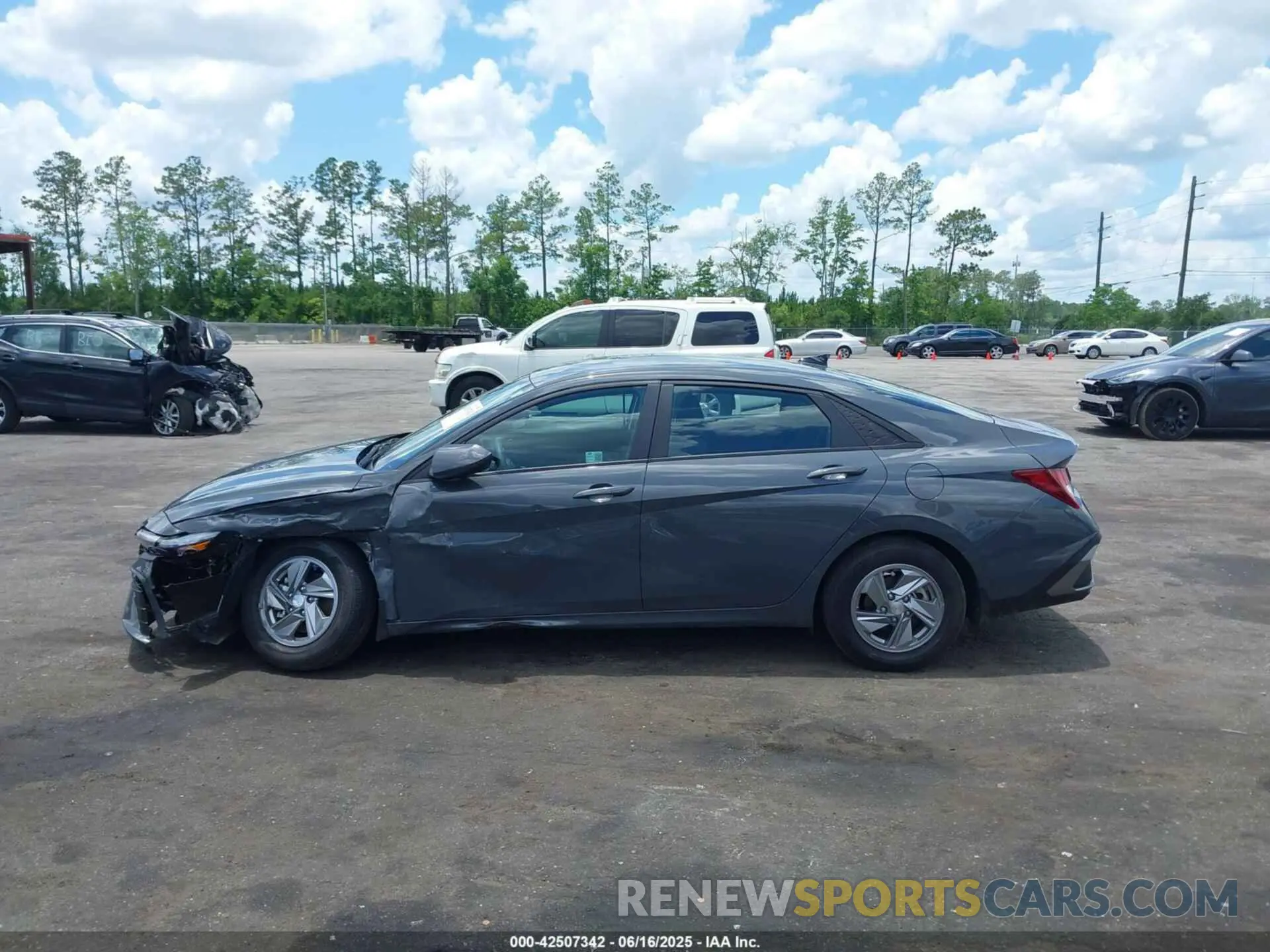 14 Photograph of a damaged car KMHLL4DG7RU818474 HYUNDAI ELANTRA 2024