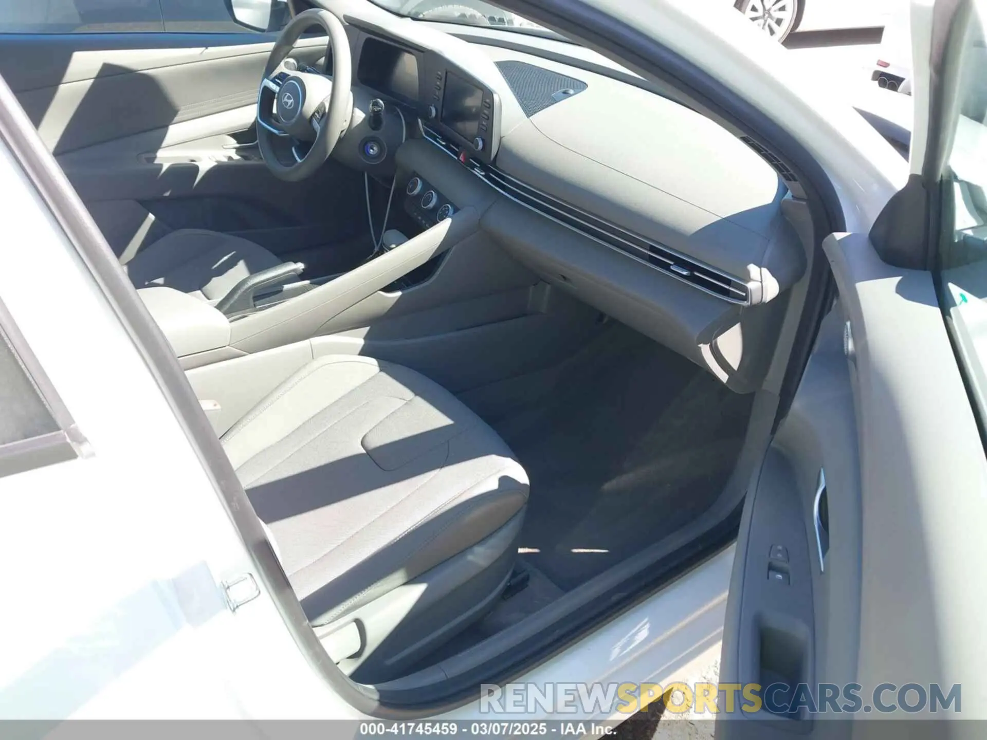 5 Photograph of a damaged car KMHLL4DG8RU815244 HYUNDAI ELANTRA 2024