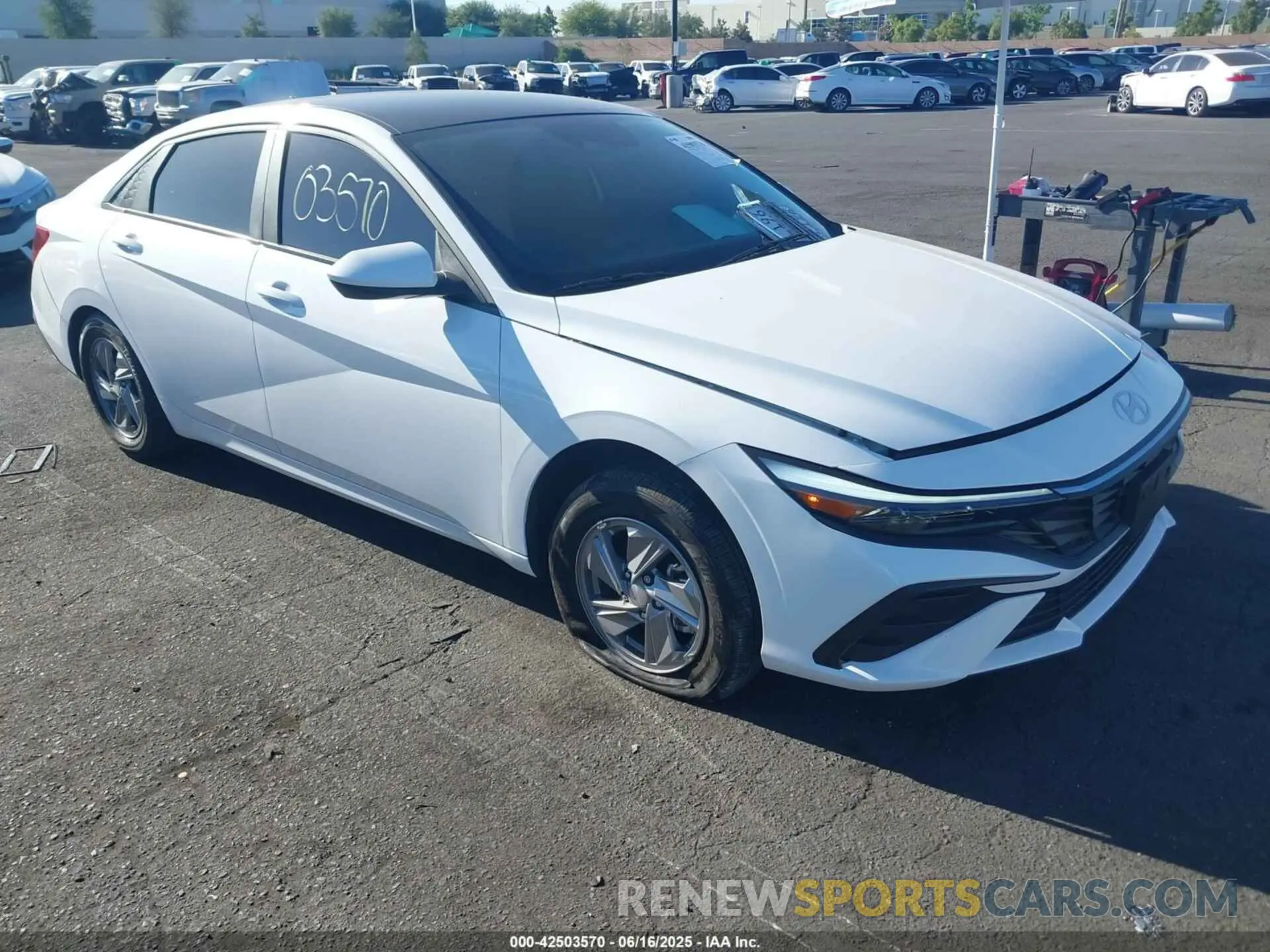 13 Фотография поврежденного автомобиля KMHLL4DG8RU816118 HYUNDAI ELANTRA 2024