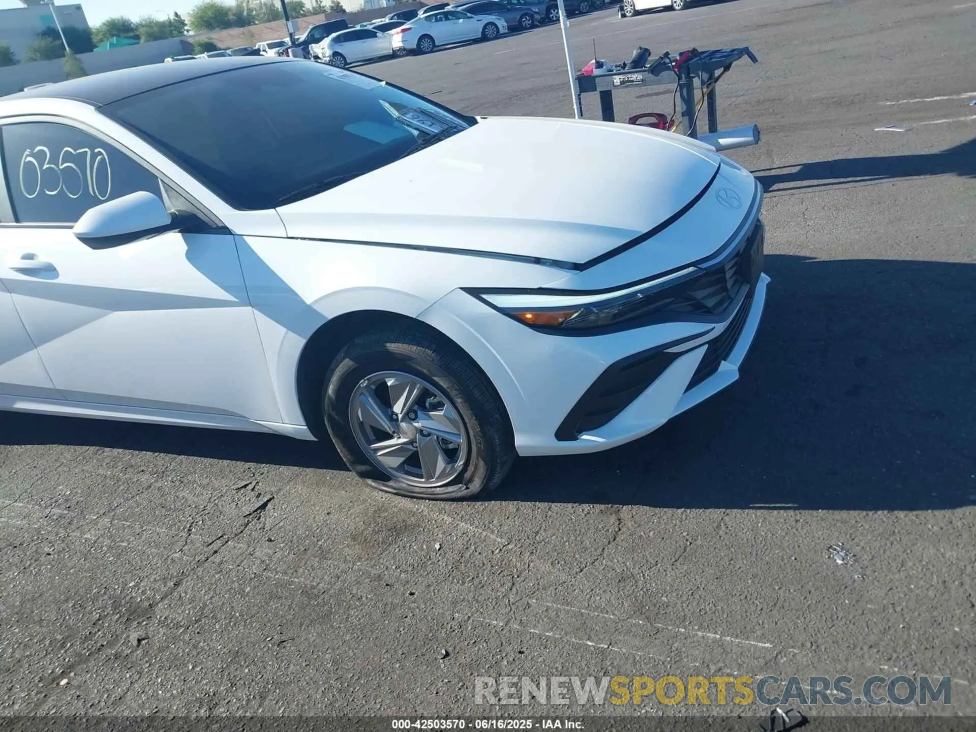 17 Фотография поврежденного автомобиля KMHLL4DG8RU816118 HYUNDAI ELANTRA 2024