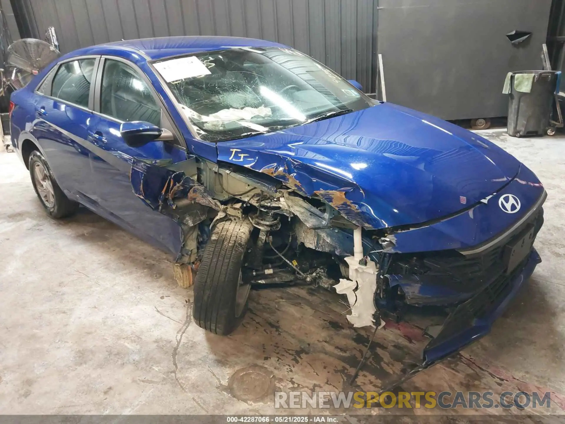 1 Фотография поврежденного автомобиля KMHLL4DG8RU820329 HYUNDAI ELANTRA 2024