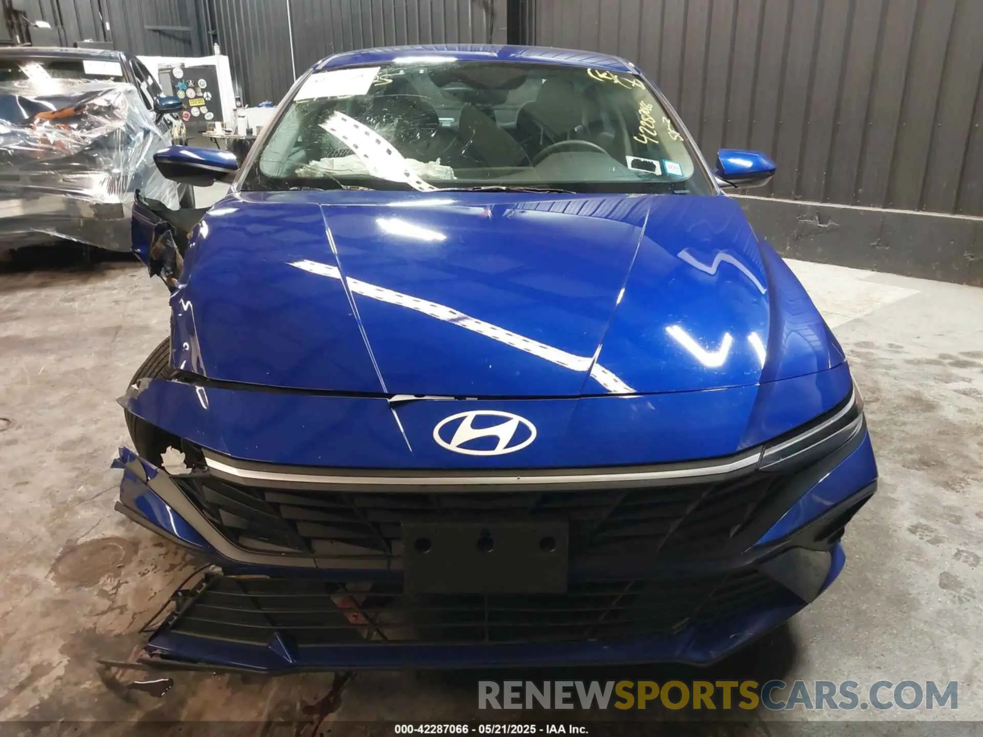 11 Фотография поврежденного автомобиля KMHLL4DG8RU820329 HYUNDAI ELANTRA 2024