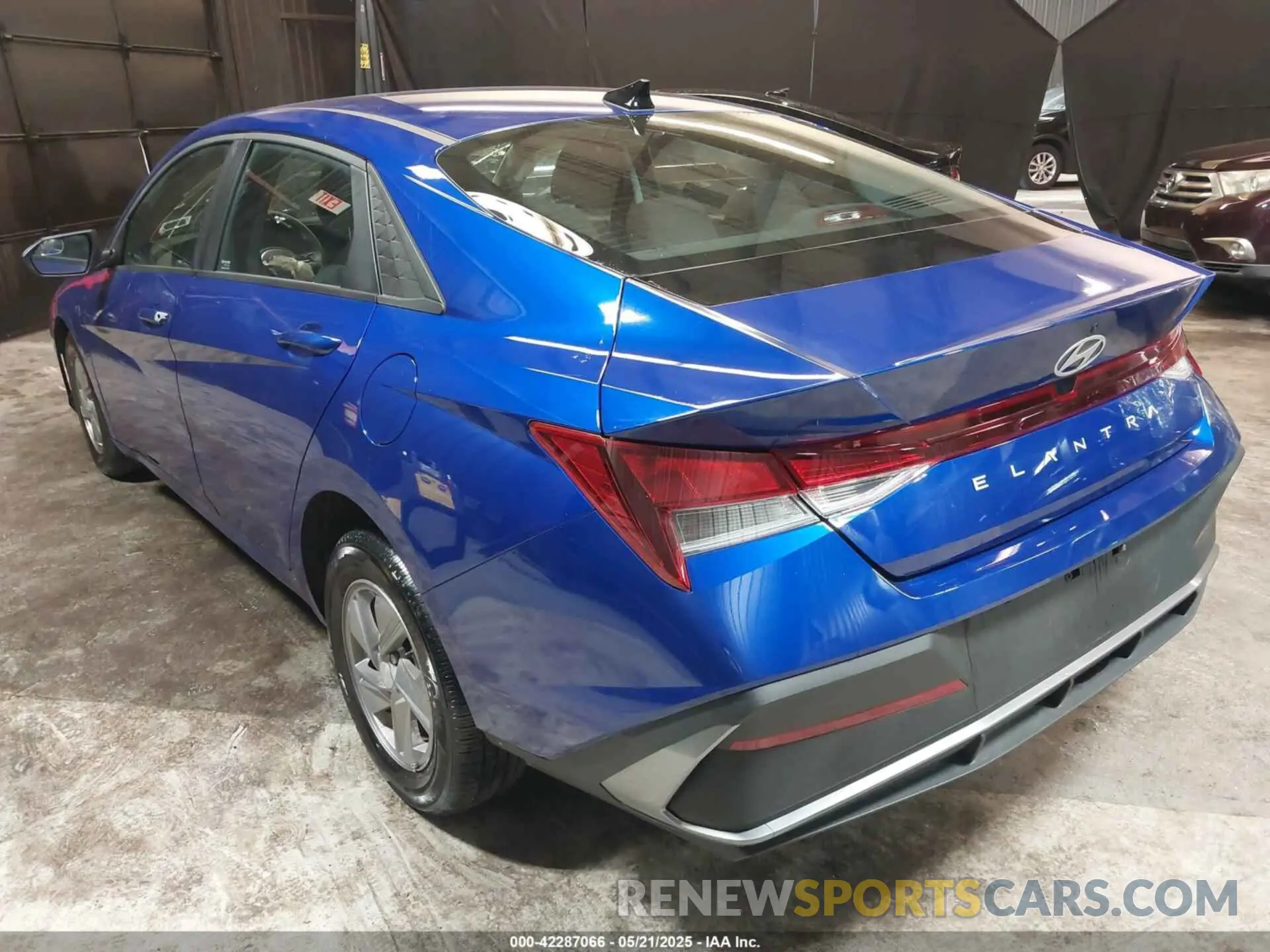 3 Фотография поврежденного автомобиля KMHLL4DG8RU820329 HYUNDAI ELANTRA 2024