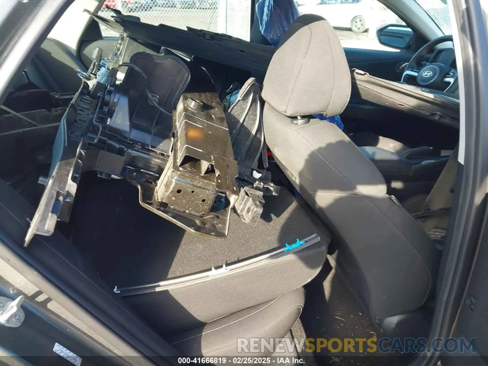 8 Photograph of a damaged car KMHLL4DG9RU723012 HYUNDAI ELANTRA 2024