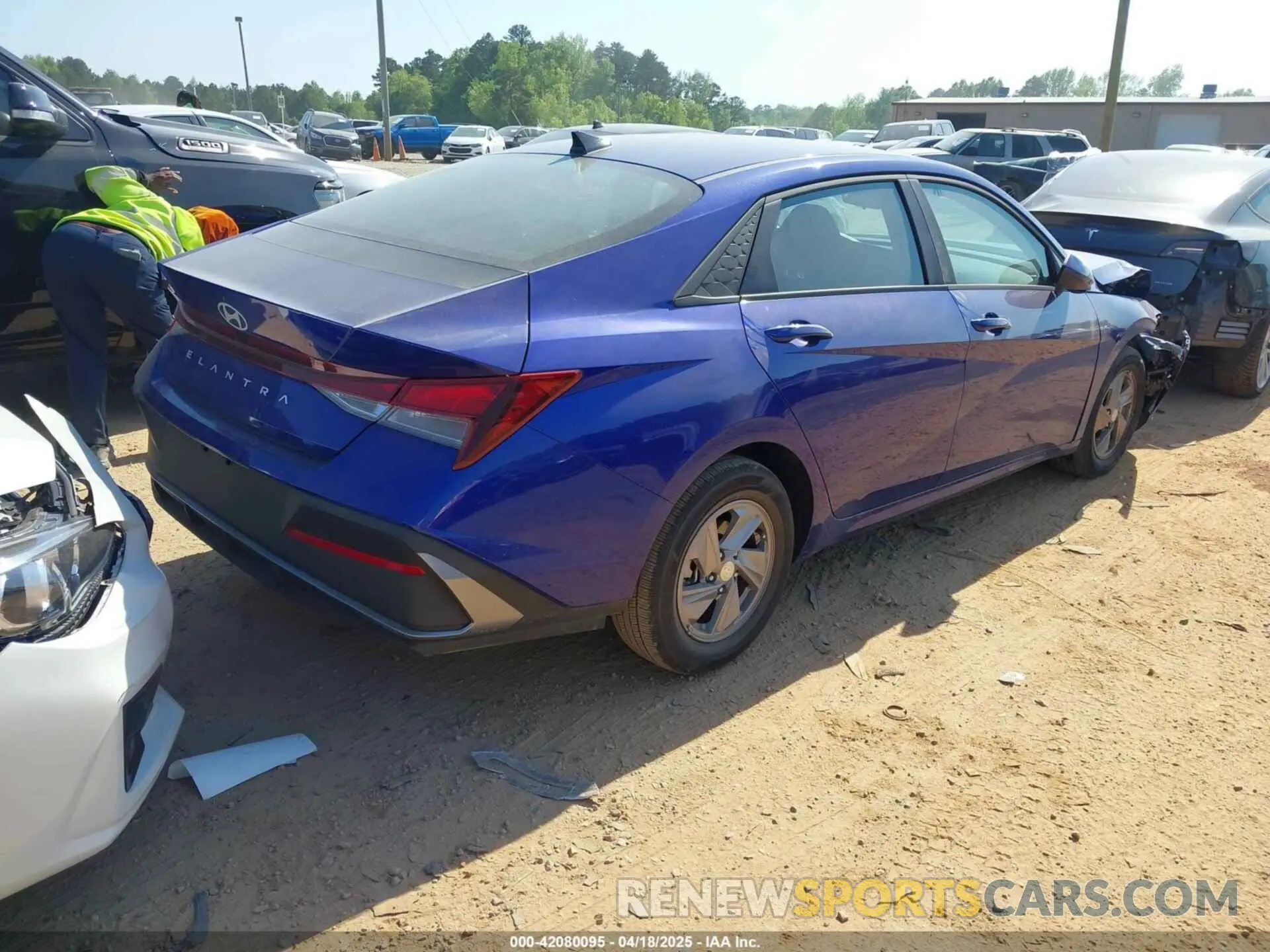 4 Фотография поврежденного автомобиля KMHLL4DG9RU829766 HYUNDAI ELANTRA 2024
