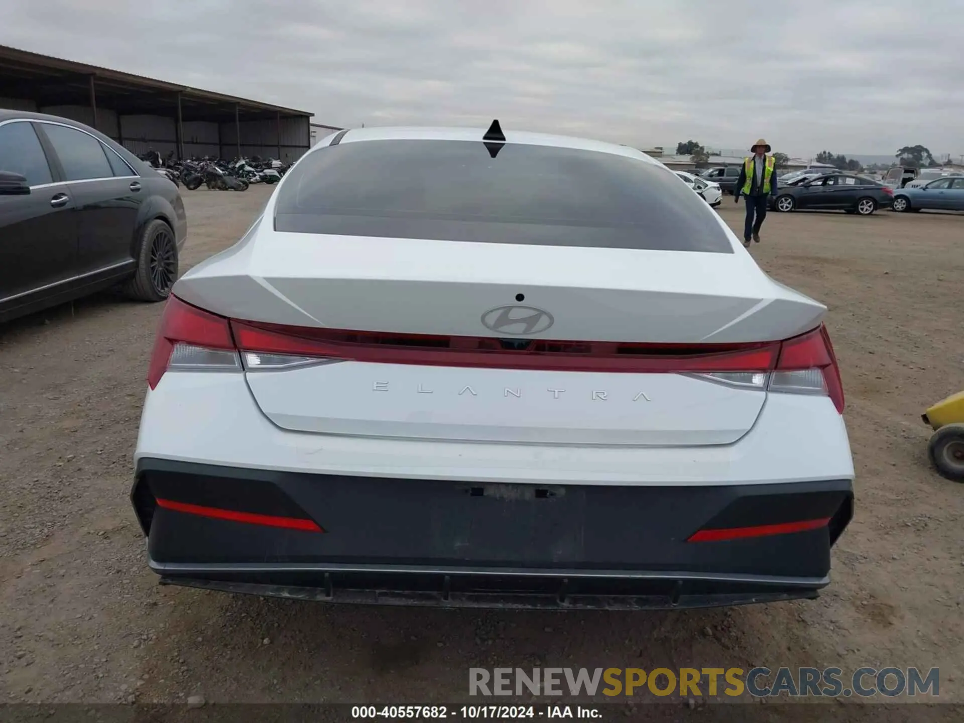 17 Photograph of a damaged car KMHLL4DGXRU708969 HYUNDAI ELANTRA 2024