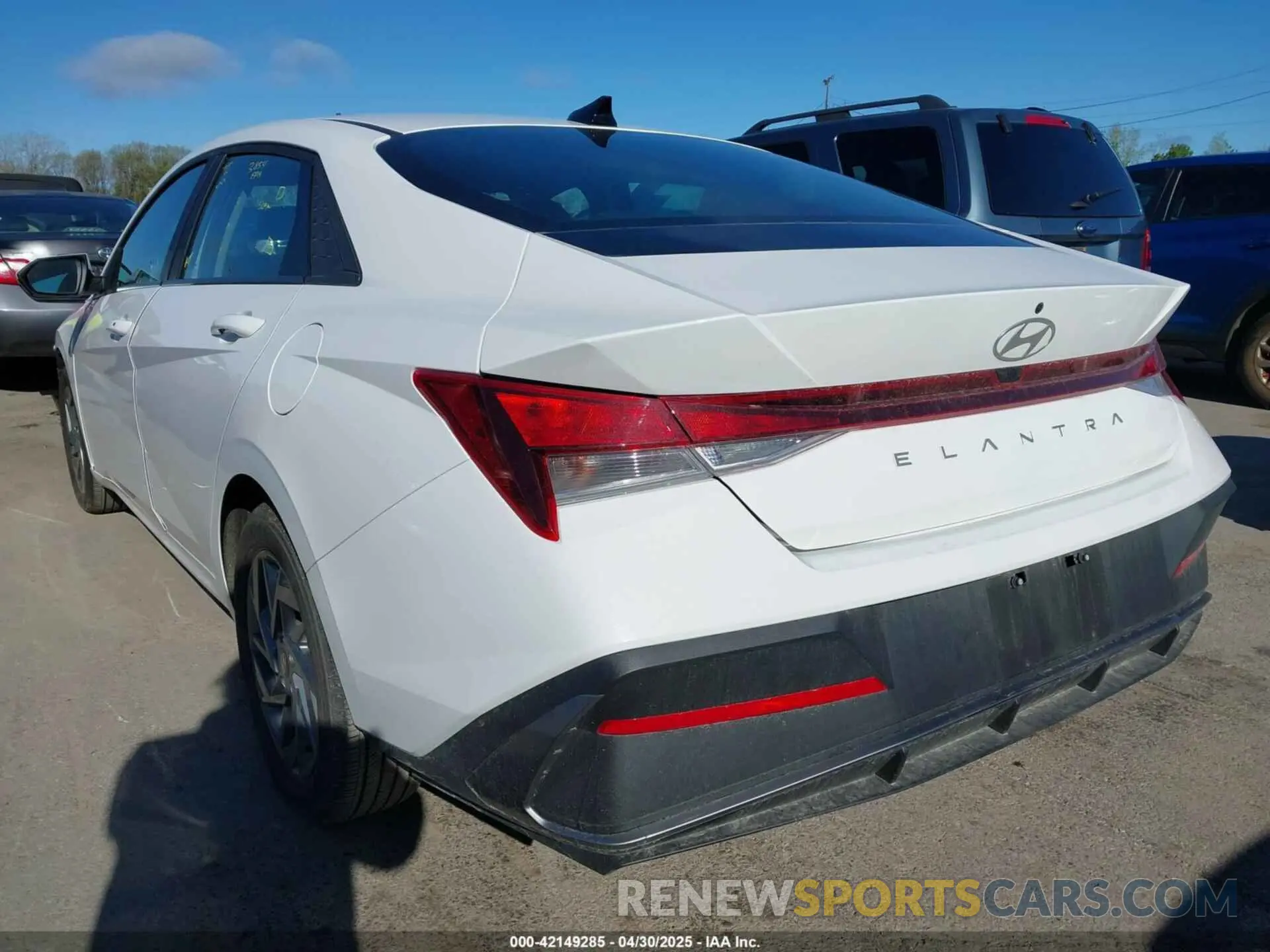 3 Фотография поврежденного автомобиля KMHLM4DG0RU643353 HYUNDAI ELANTRA 2024
