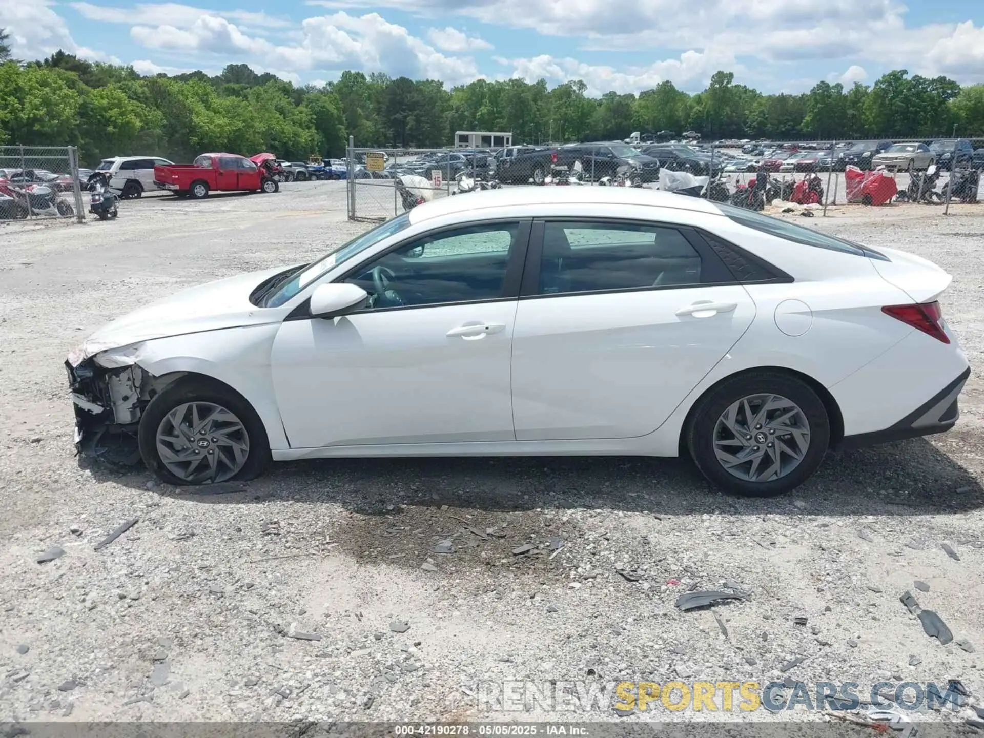 15 Фотография поврежденного автомобиля KMHLM4DG0RU672240 HYUNDAI ELANTRA 2024