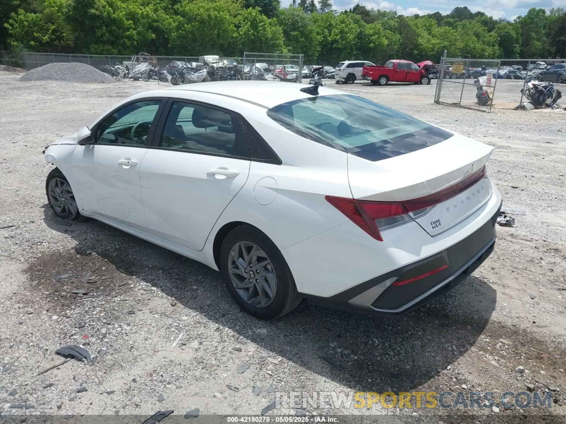 3 Фотография поврежденного автомобиля KMHLM4DG0RU672240 HYUNDAI ELANTRA 2024