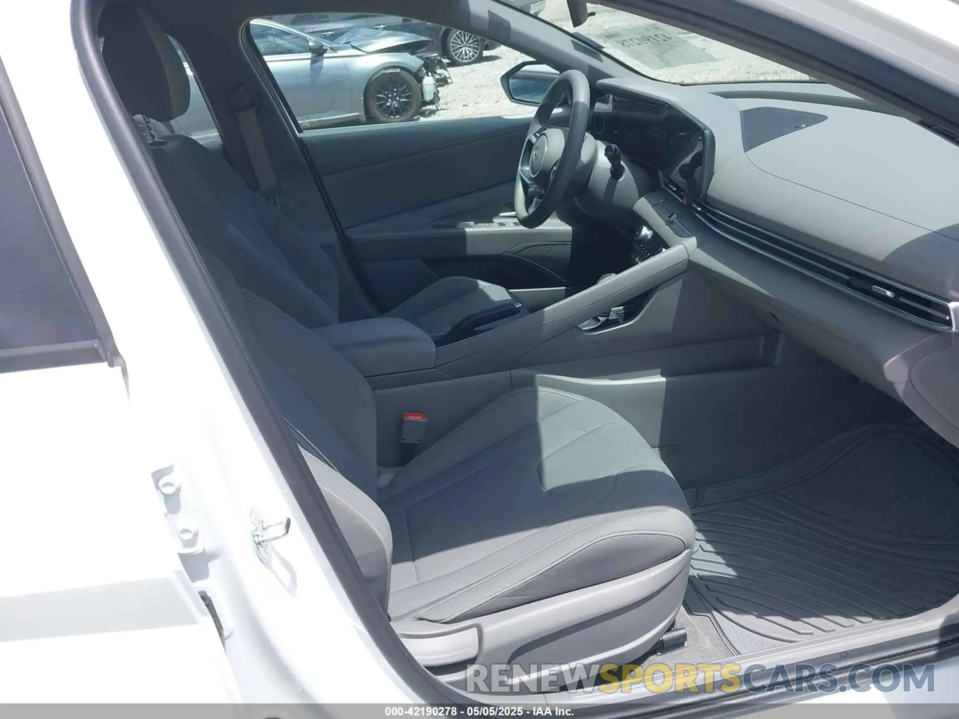 5 Фотография поврежденного автомобиля KMHLM4DG0RU672240 HYUNDAI ELANTRA 2024
