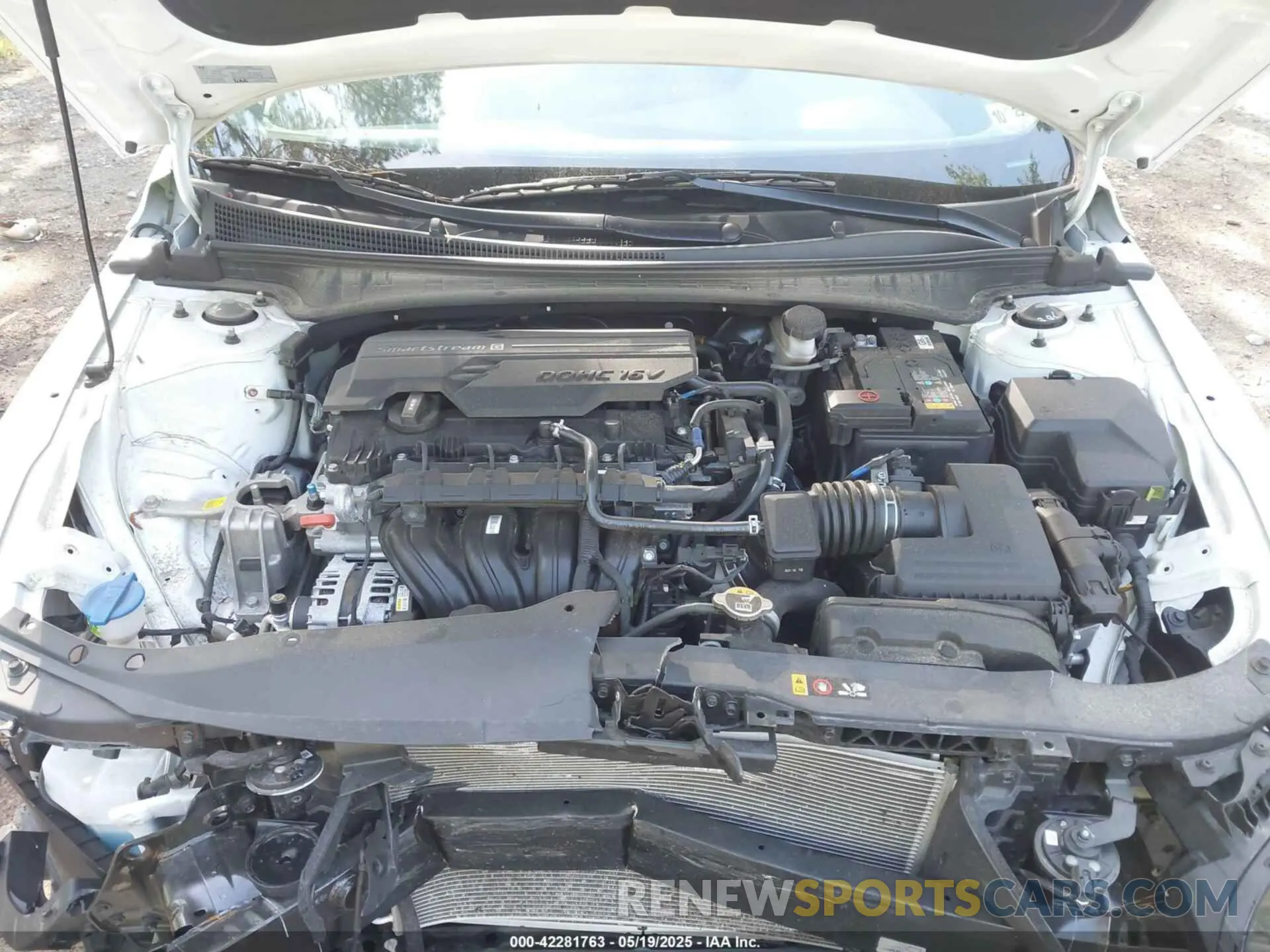 10 Photograph of a damaged car KMHLM4DG0RU685649 HYUNDAI ELANTRA 2024