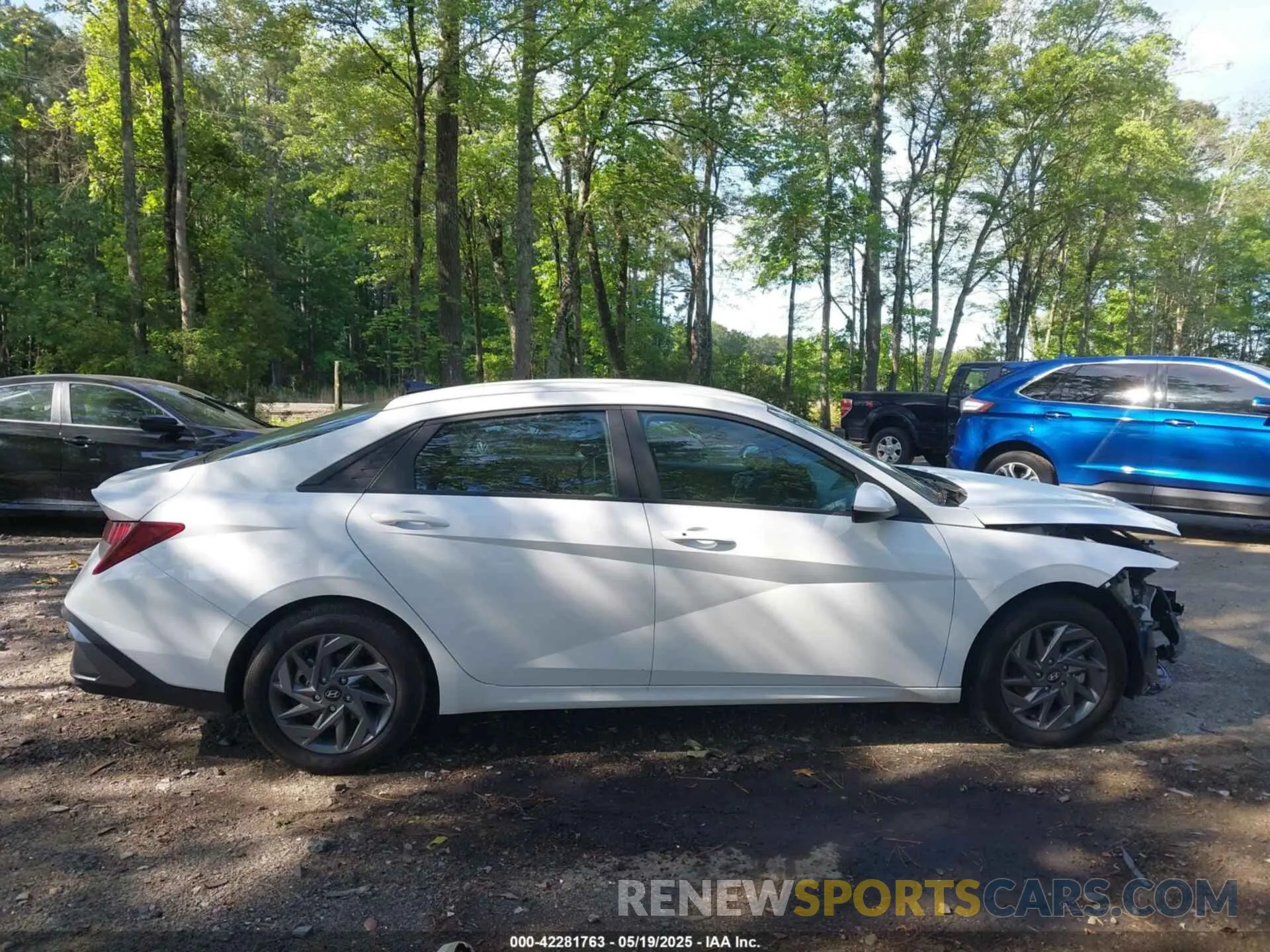 13 Photograph of a damaged car KMHLM4DG0RU685649 HYUNDAI ELANTRA 2024