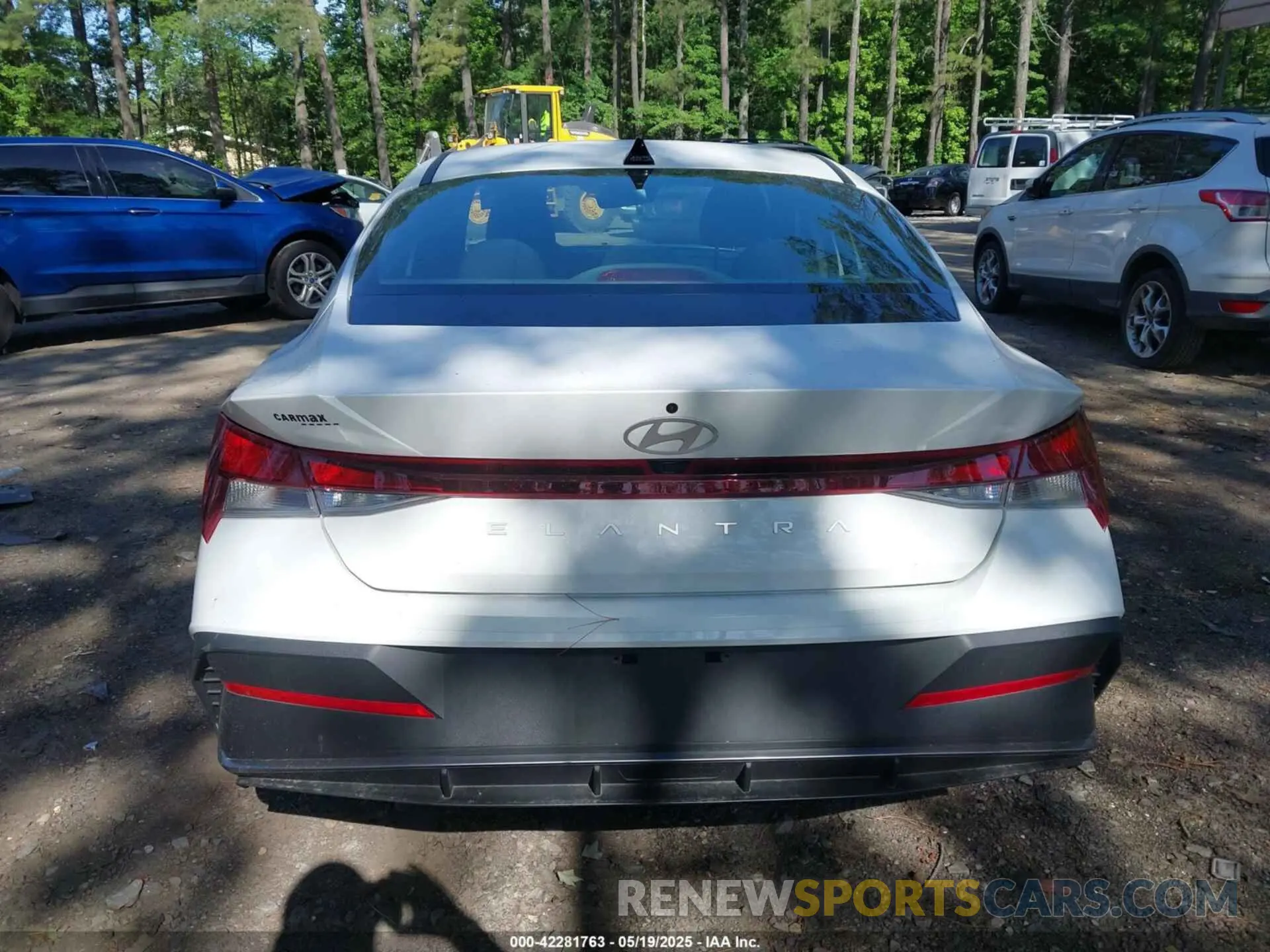 16 Photograph of a damaged car KMHLM4DG0RU685649 HYUNDAI ELANTRA 2024