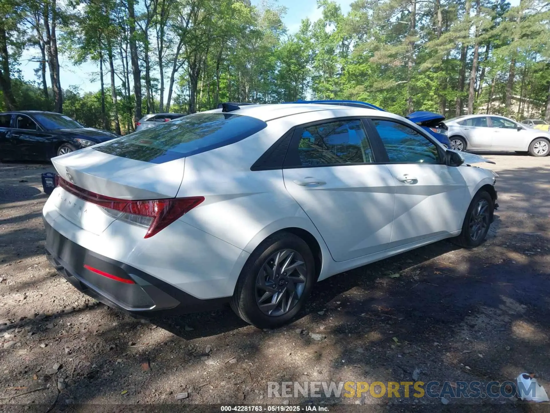 4 Photograph of a damaged car KMHLM4DG0RU685649 HYUNDAI ELANTRA 2024