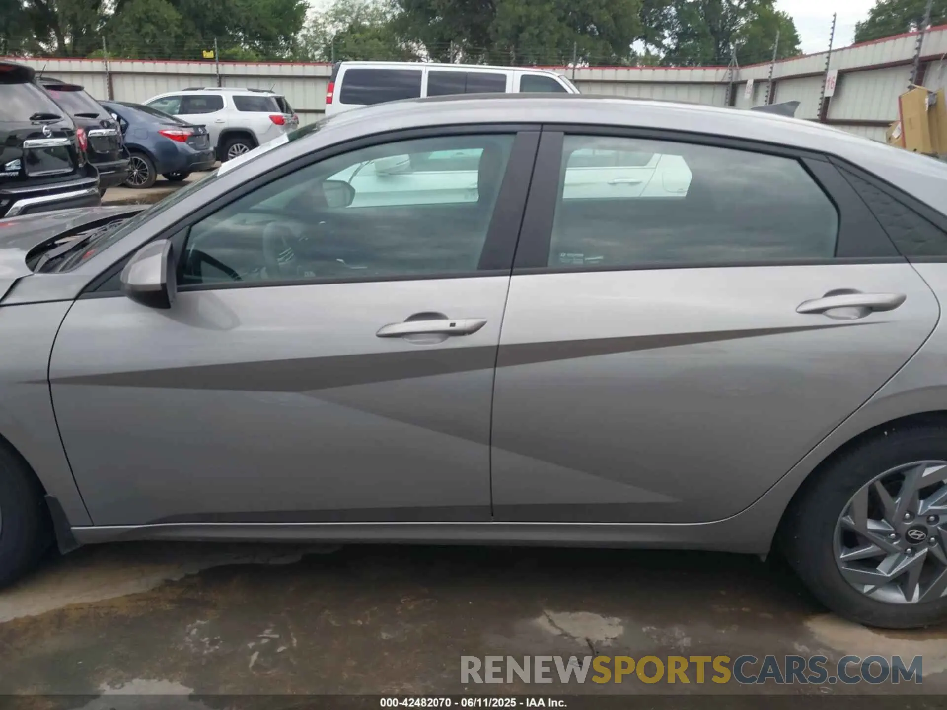 14 Photograph of a damaged car KMHLM4DG0RU815588 HYUNDAI ELANTRA 2024