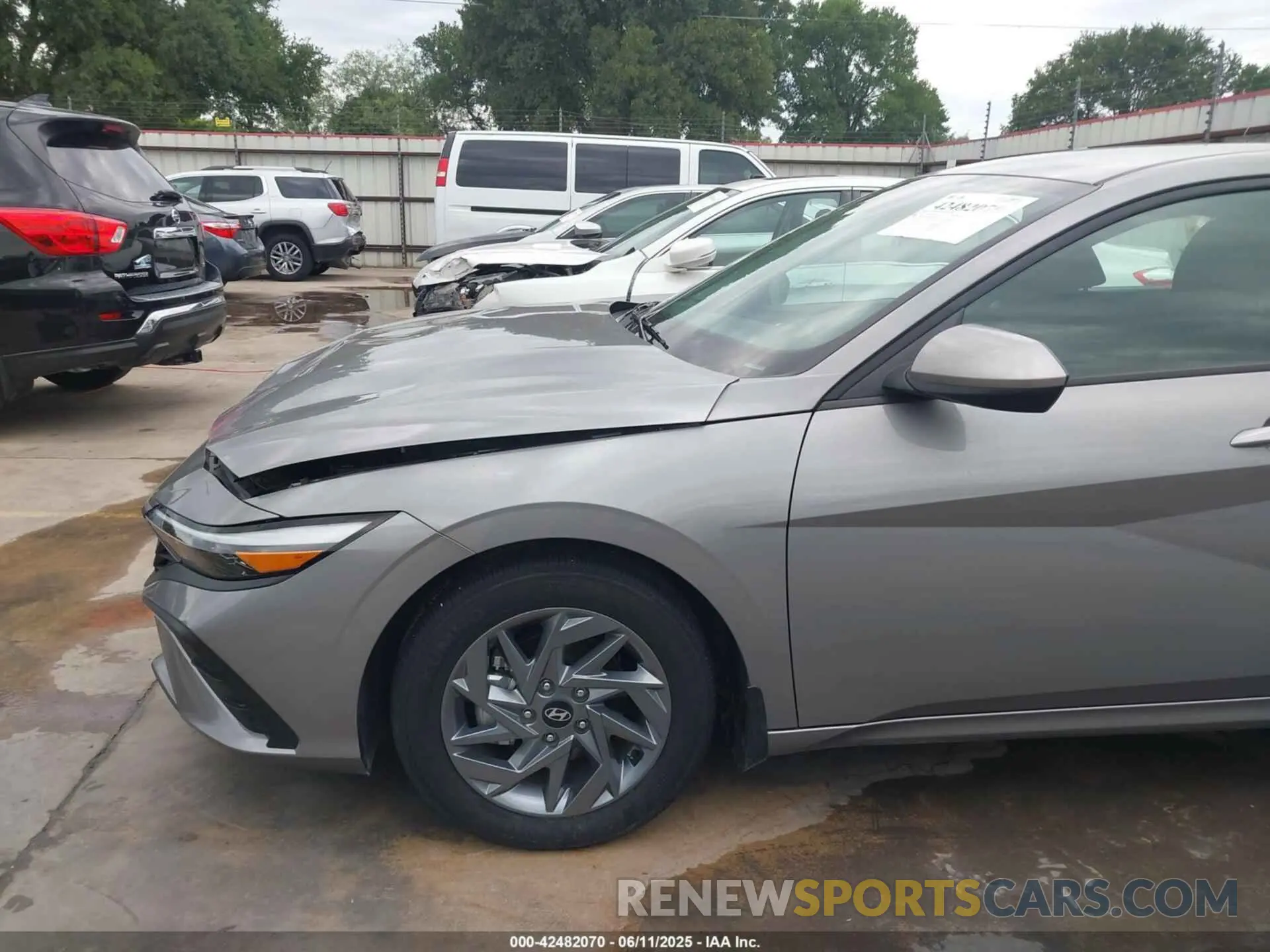 18 Photograph of a damaged car KMHLM4DG0RU815588 HYUNDAI ELANTRA 2024