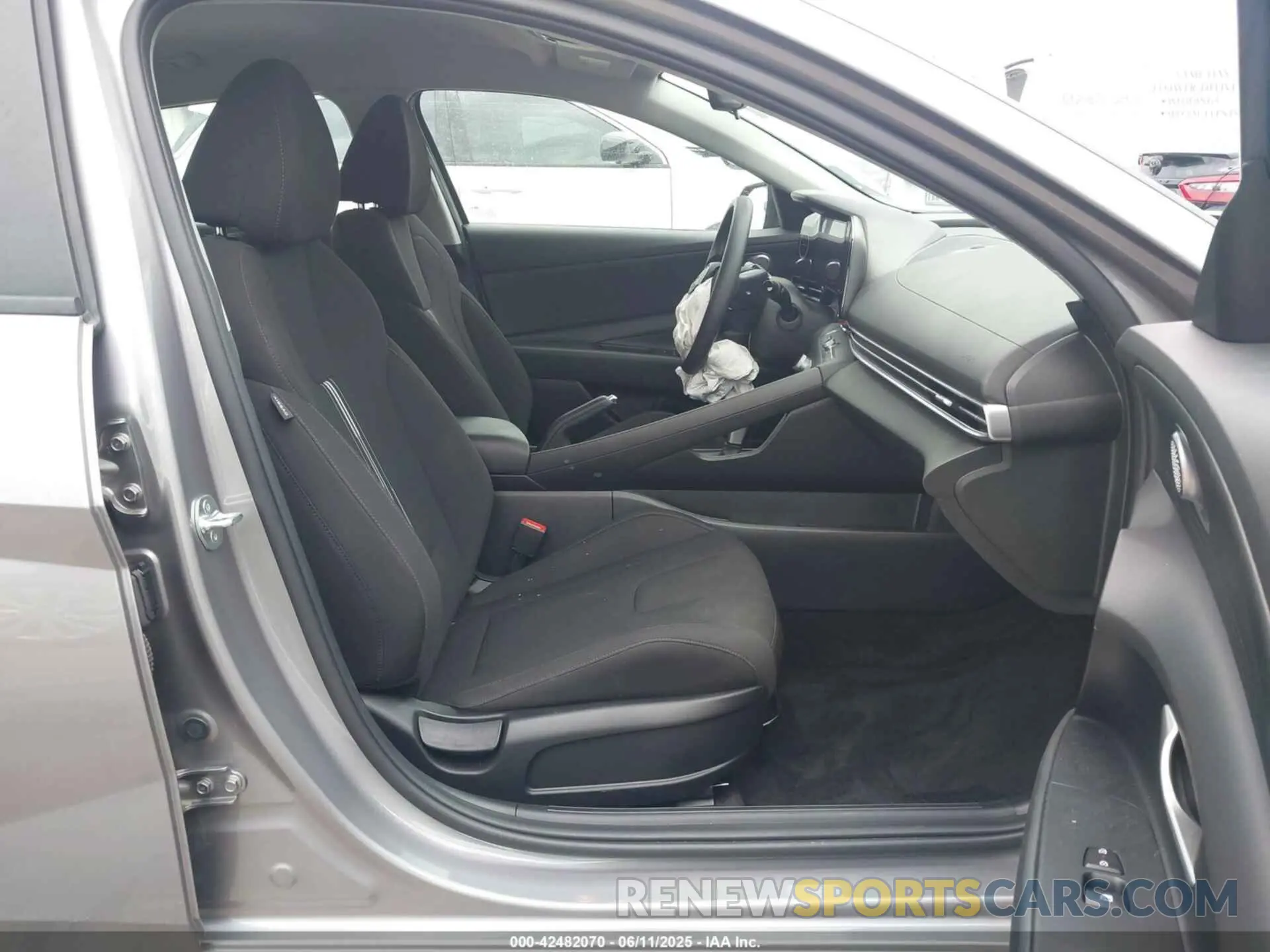 5 Photograph of a damaged car KMHLM4DG0RU815588 HYUNDAI ELANTRA 2024