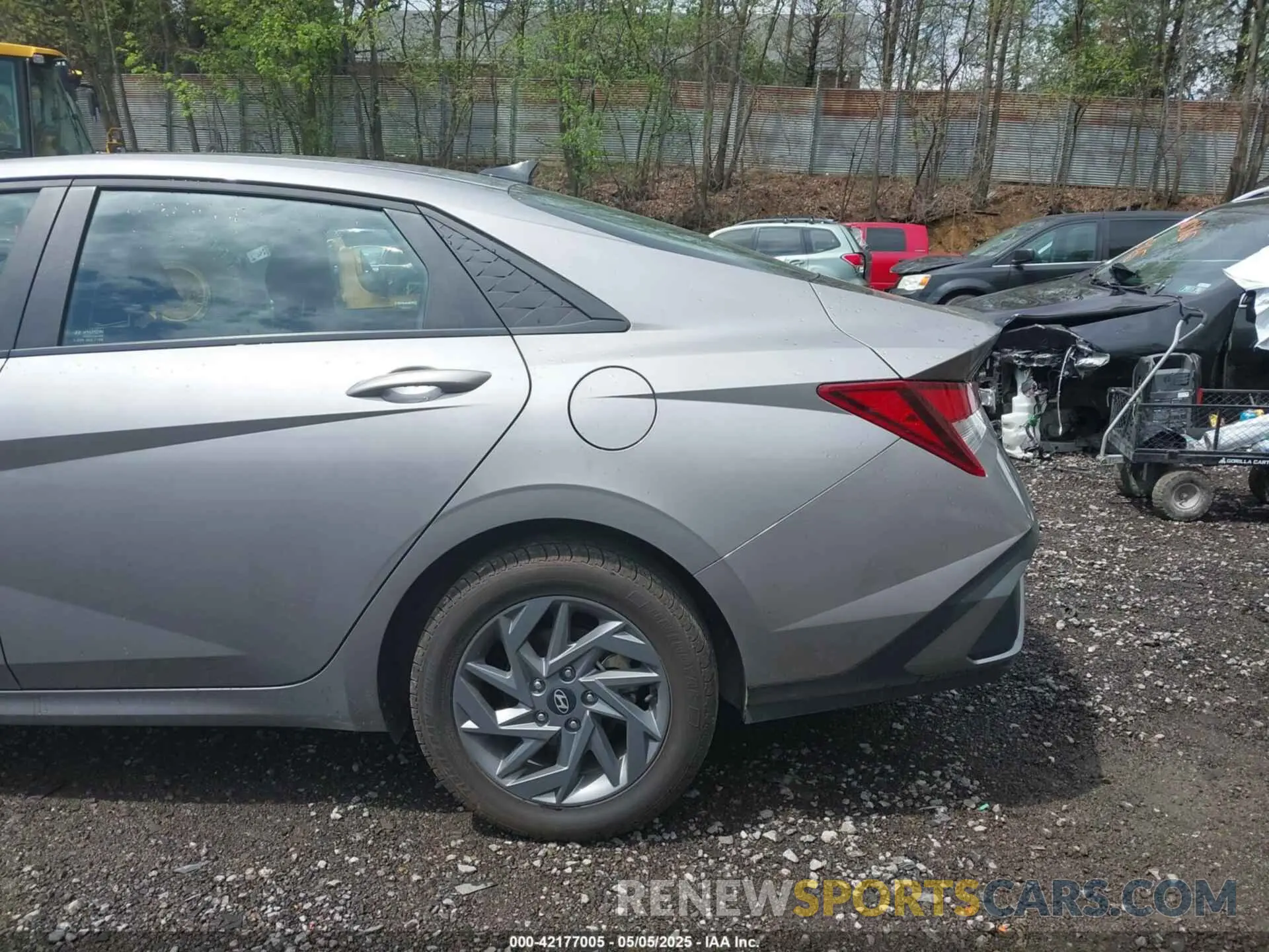 18 Photograph of a damaged car KMHLM4DG1RU658587 HYUNDAI ELANTRA 2024