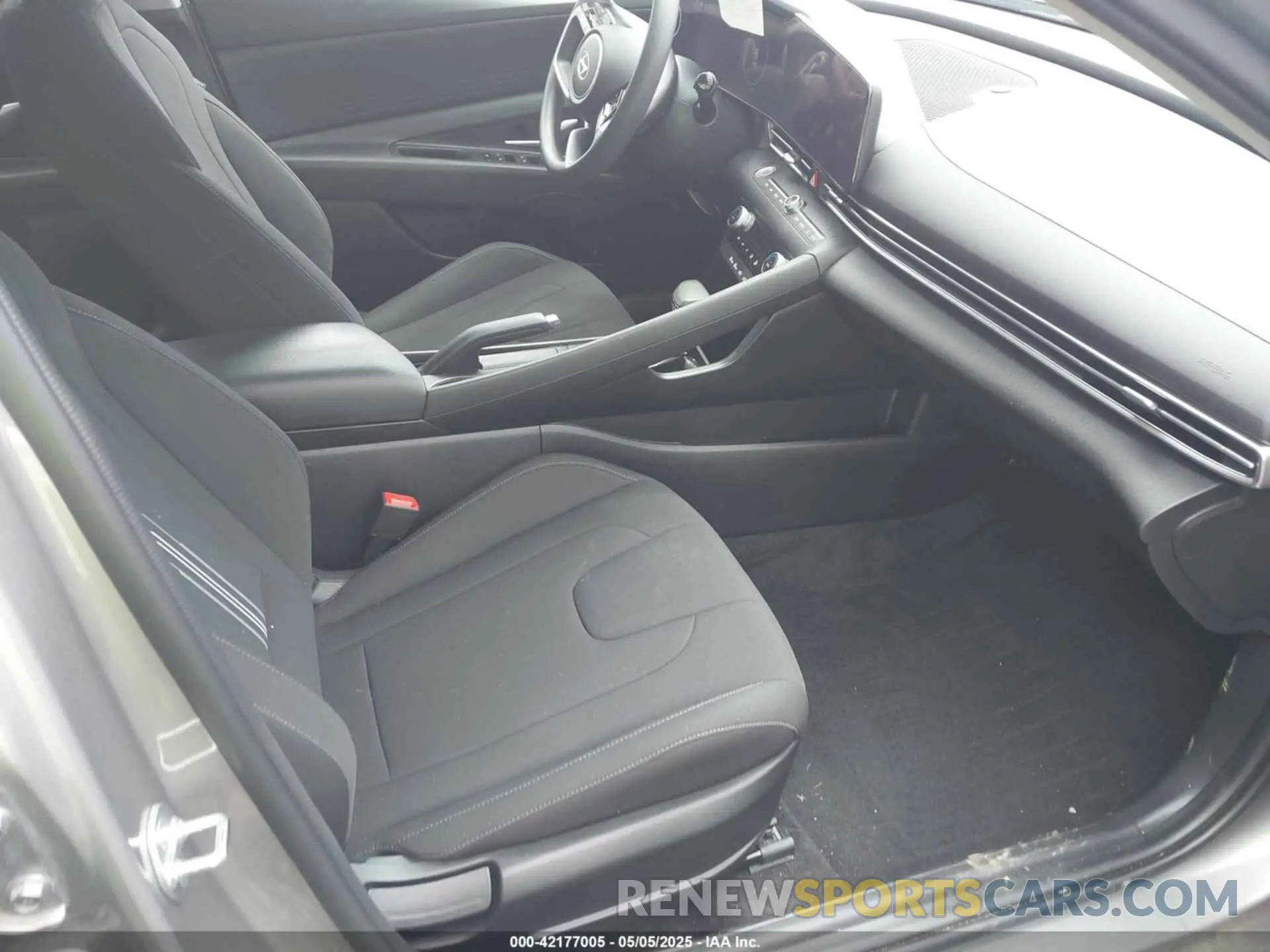 5 Photograph of a damaged car KMHLM4DG1RU658587 HYUNDAI ELANTRA 2024