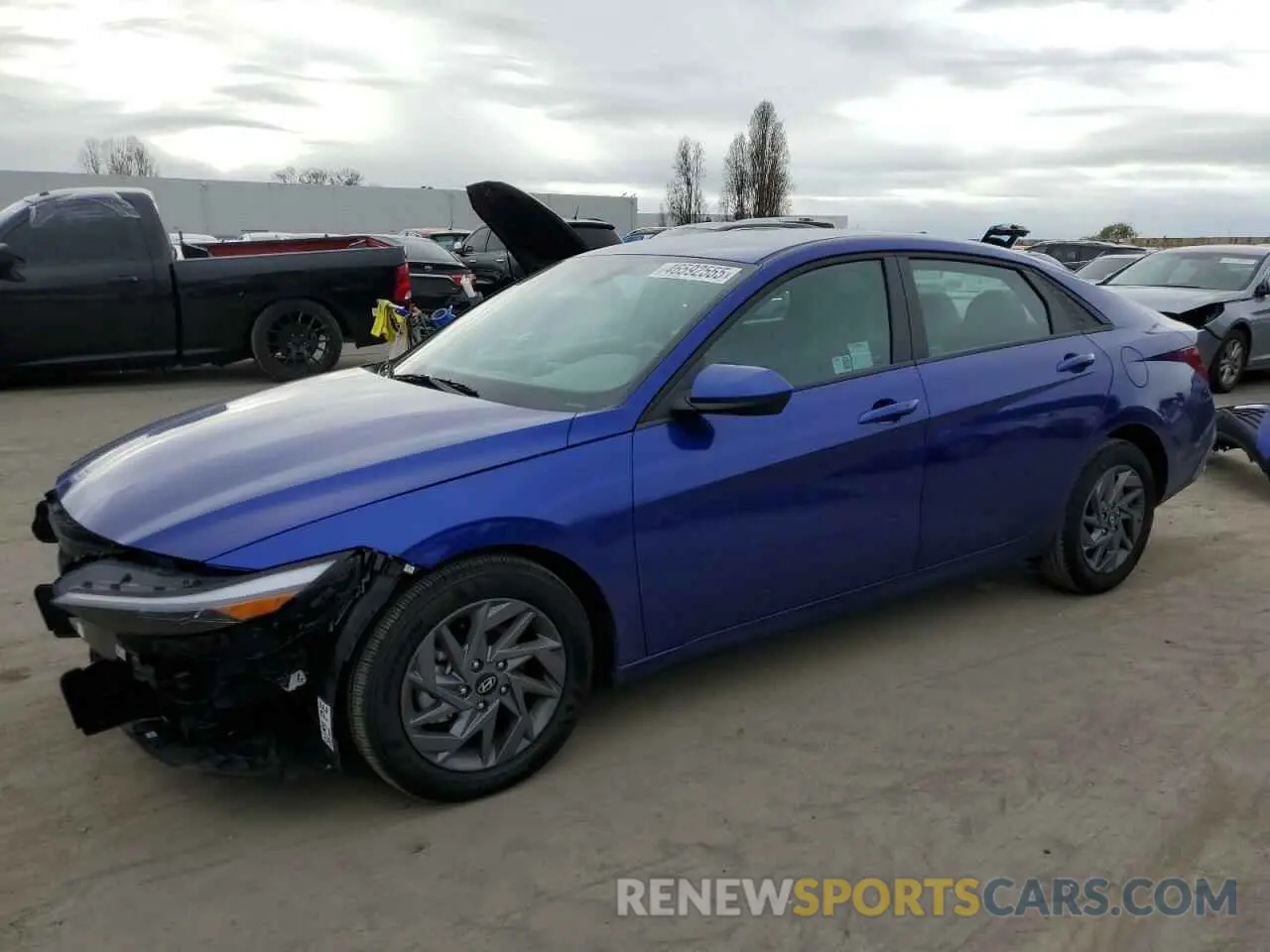 1 Фотография поврежденного автомобиля KMHLM4DG2RU668660 HYUNDAI ELANTRA 2024