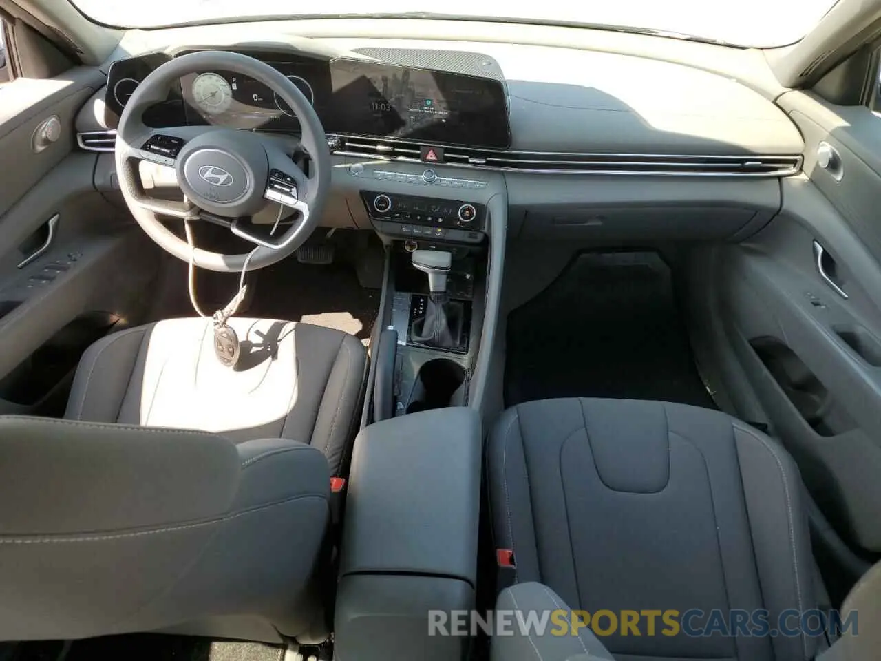 8 Фотография поврежденного автомобиля KMHLM4DG2RU675916 HYUNDAI ELANTRA 2024
