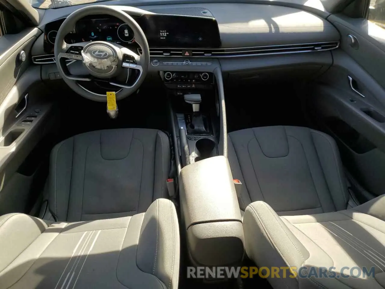 8 Фотография поврежденного автомобиля KMHLM4DG2RU731580 HYUNDAI ELANTRA 2024