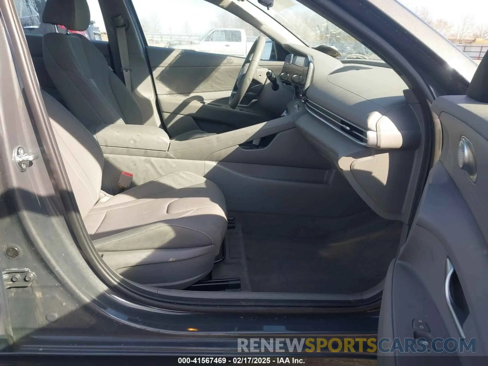 5 Фотография поврежденного автомобиля KMHLM4DG2RU735841 HYUNDAI ELANTRA 2024