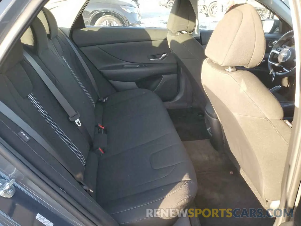11 Фотография поврежденного автомобиля KMHLM4DG2RU763168 HYUNDAI ELANTRA 2024