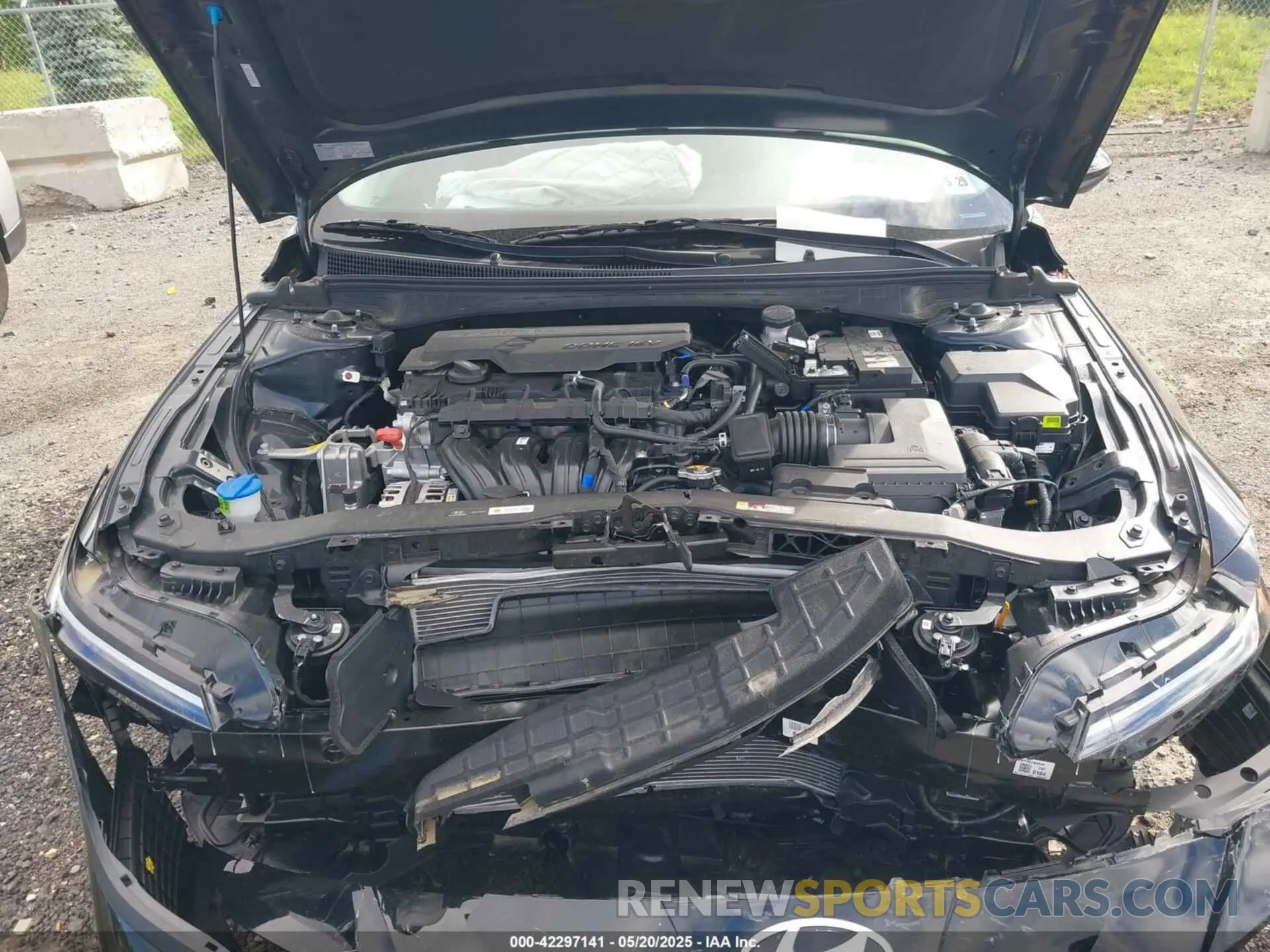 10 Photograph of a damaged car KMHLM4DG2RU781878 HYUNDAI ELANTRA 2024