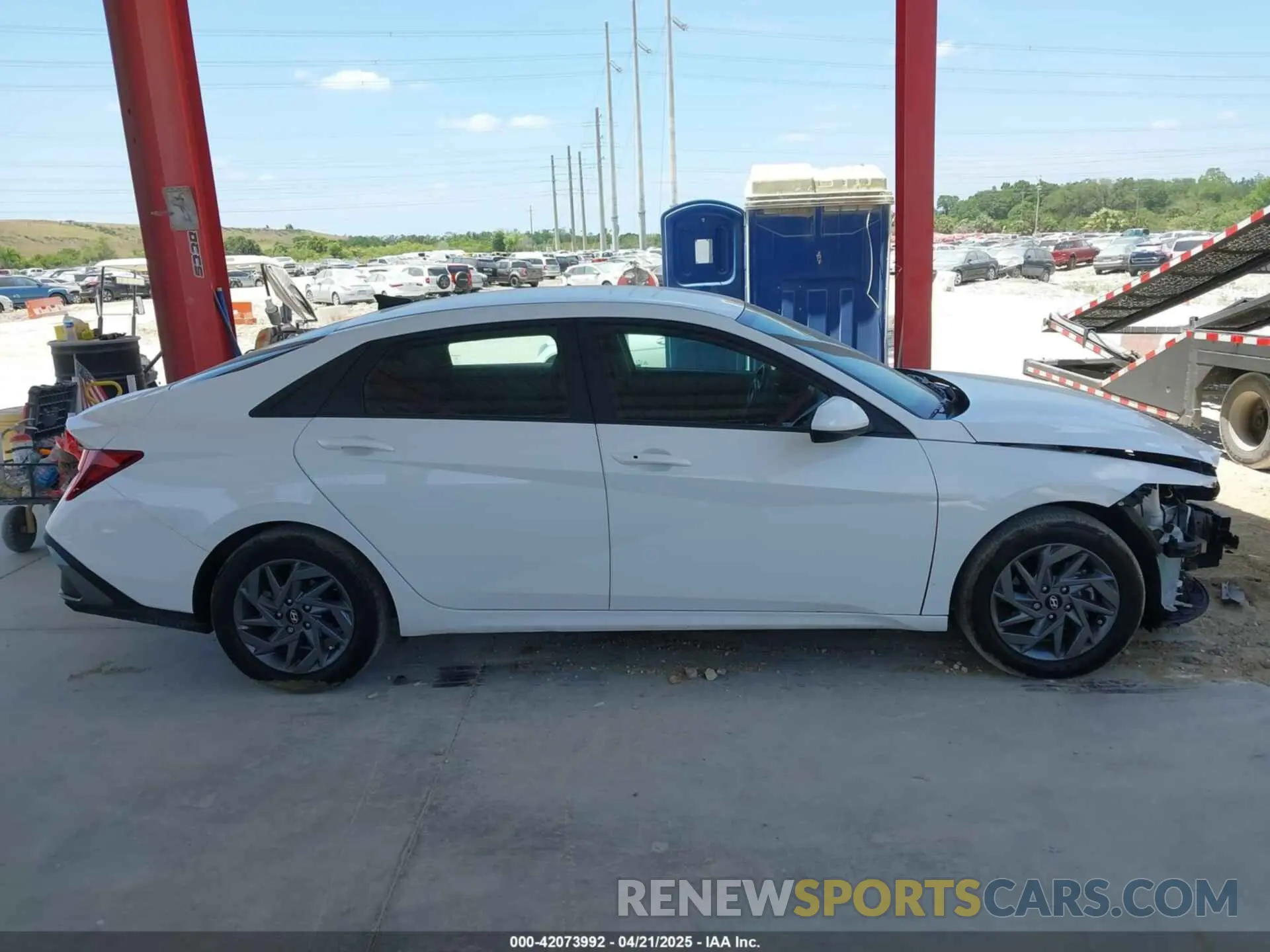 14 Фотография поврежденного автомобиля KMHLM4DG3RU637174 HYUNDAI ELANTRA 2024