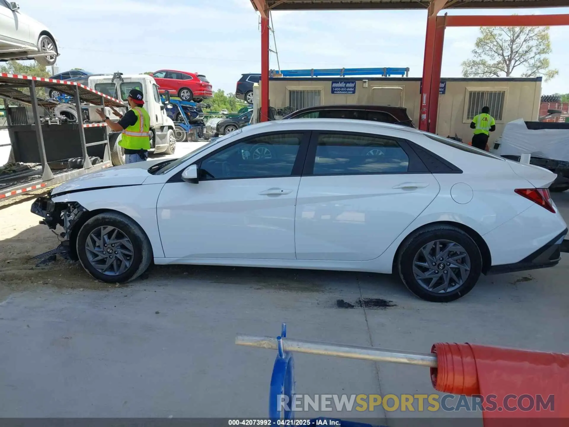 15 Фотография поврежденного автомобиля KMHLM4DG3RU637174 HYUNDAI ELANTRA 2024