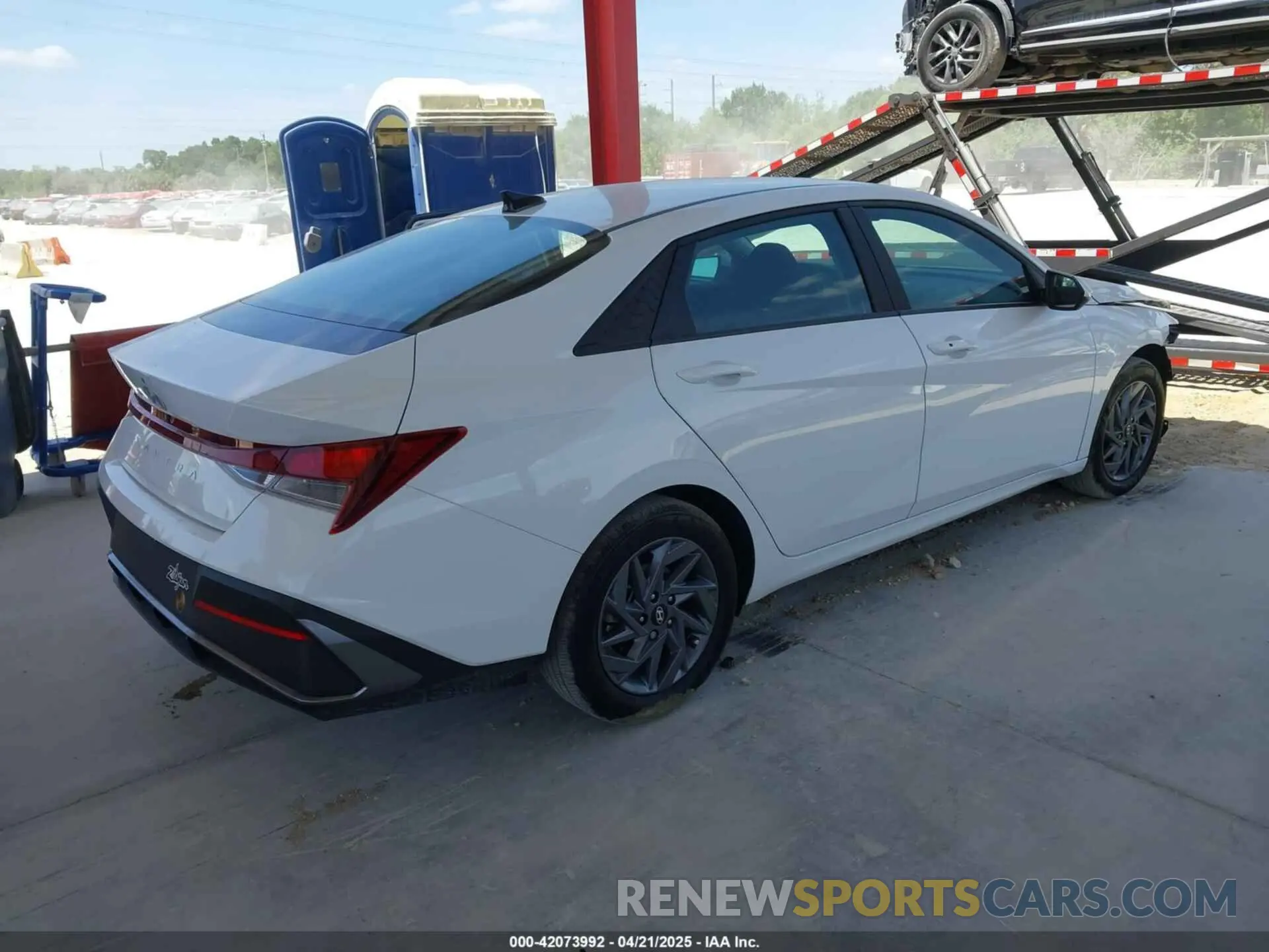 4 Фотография поврежденного автомобиля KMHLM4DG3RU637174 HYUNDAI ELANTRA 2024