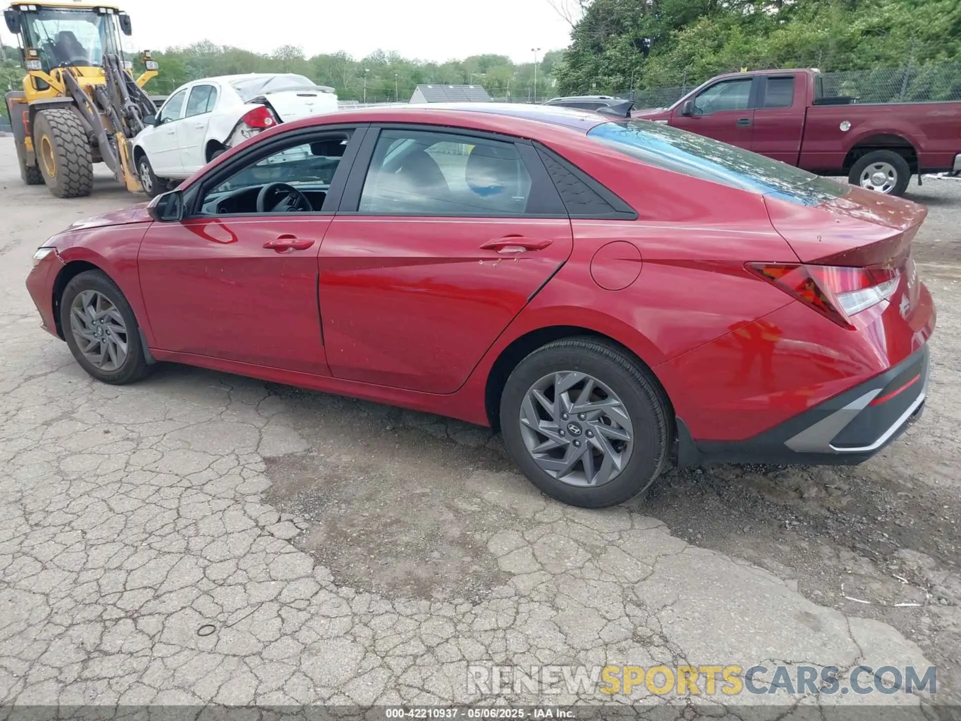 3 Фотография поврежденного автомобиля KMHLM4DG3RU688285 HYUNDAI ELANTRA 2024