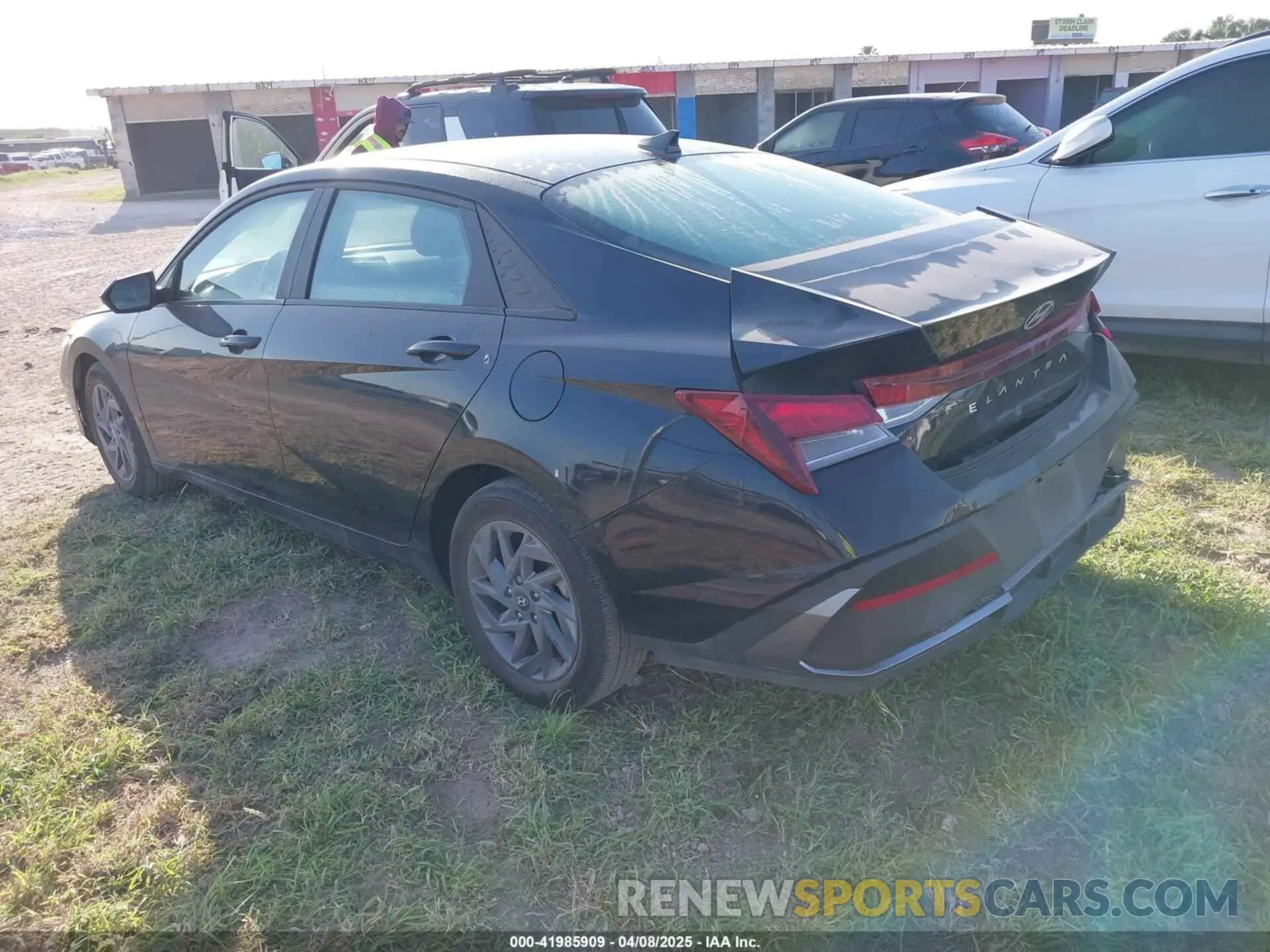 3 Фотография поврежденного автомобиля KMHLM4DG3RU751126 HYUNDAI ELANTRA 2024