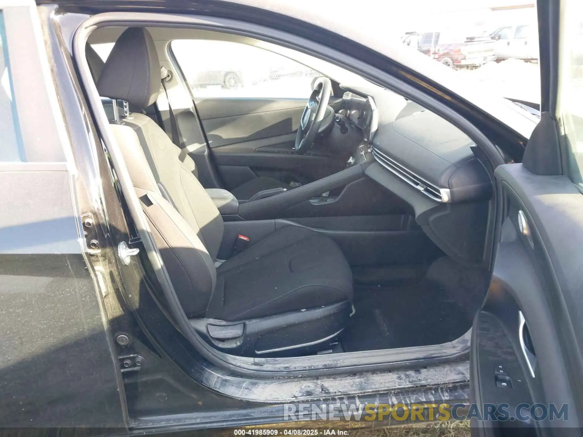 5 Фотография поврежденного автомобиля KMHLM4DG3RU751126 HYUNDAI ELANTRA 2024
