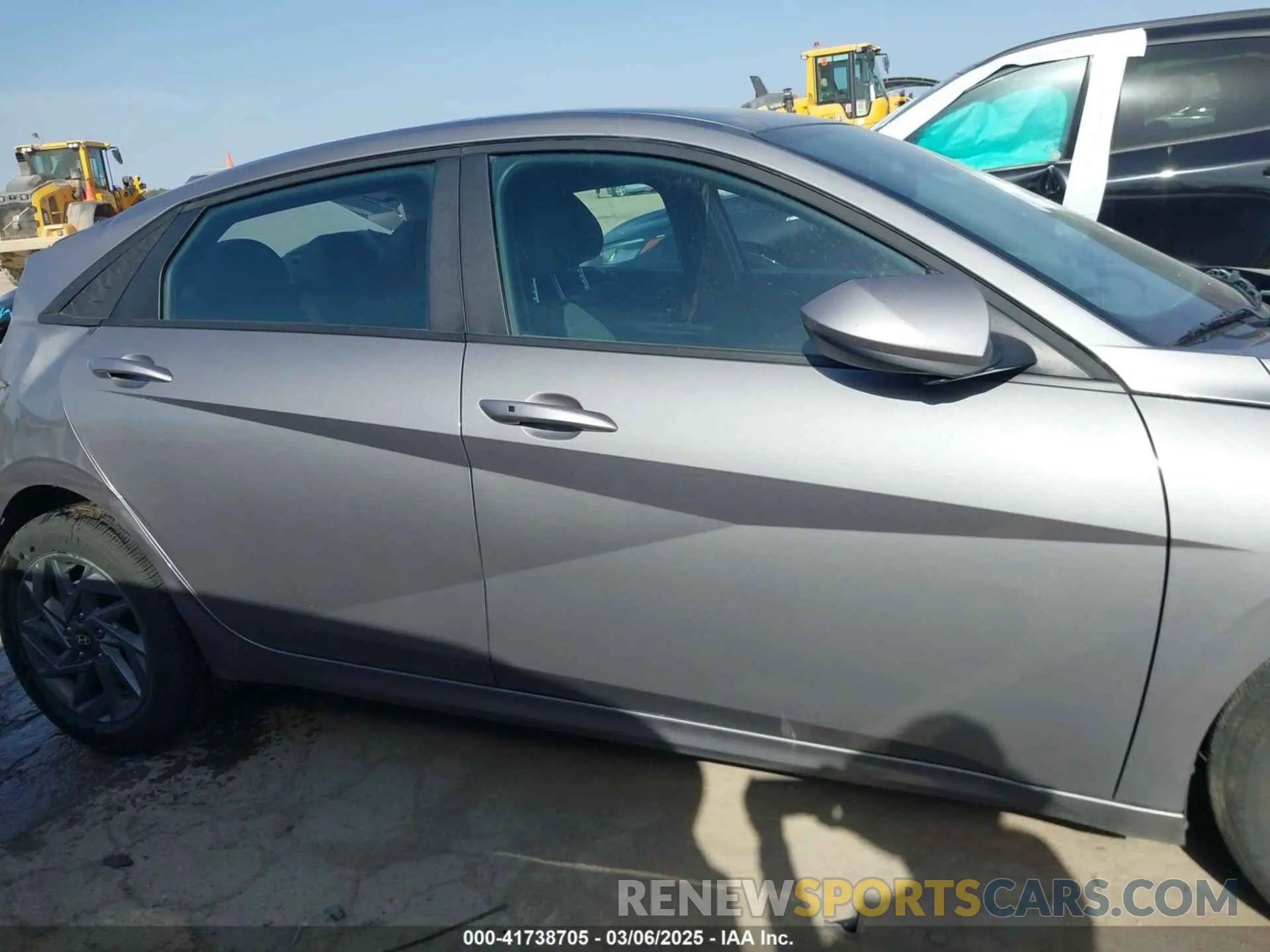 13 Фотография поврежденного автомобиля KMHLM4DG3RU810417 HYUNDAI ELANTRA 2024