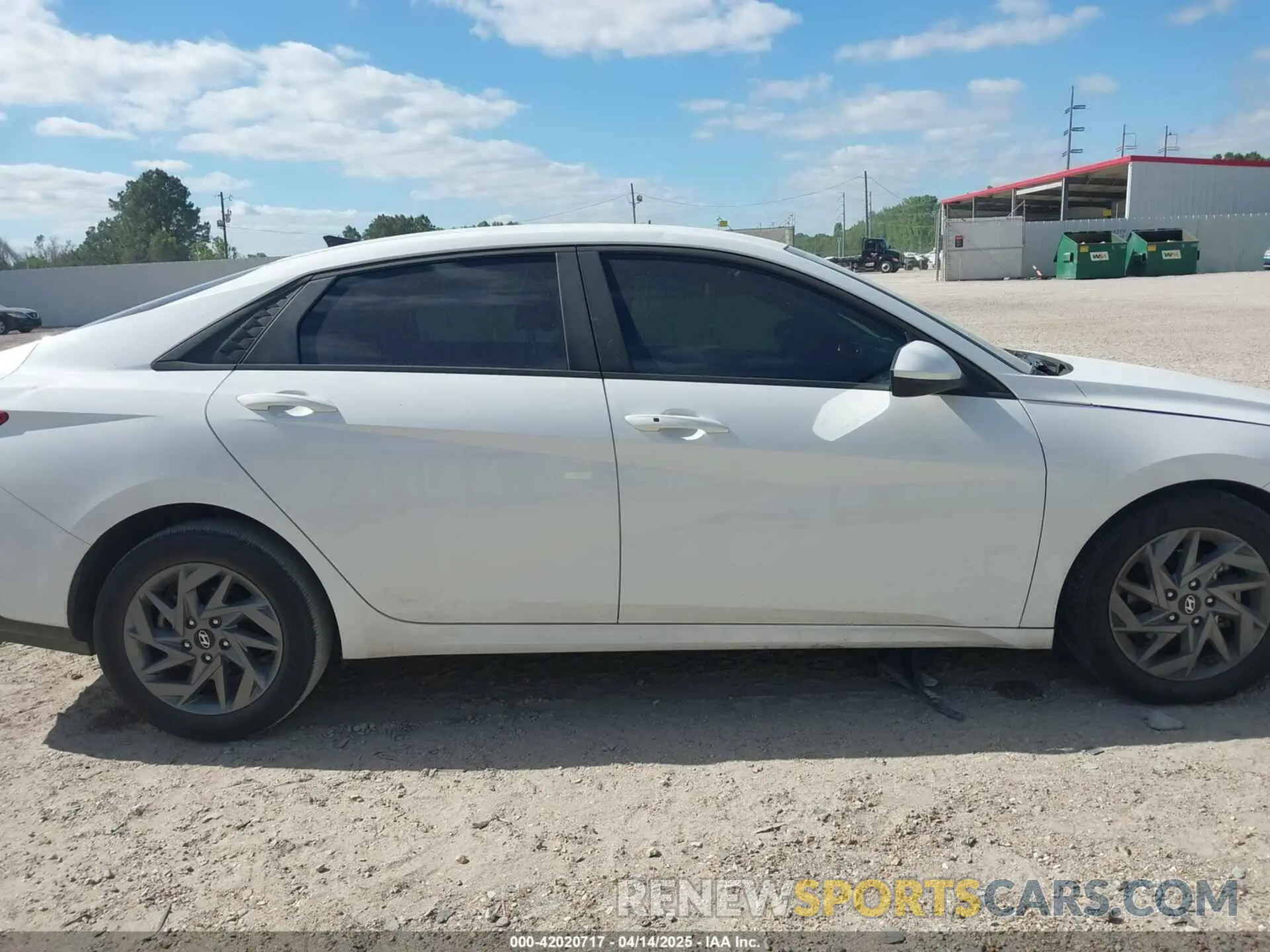 13 Фотография поврежденного автомобиля KMHLM4DG4RU642352 HYUNDAI ELANTRA 2024