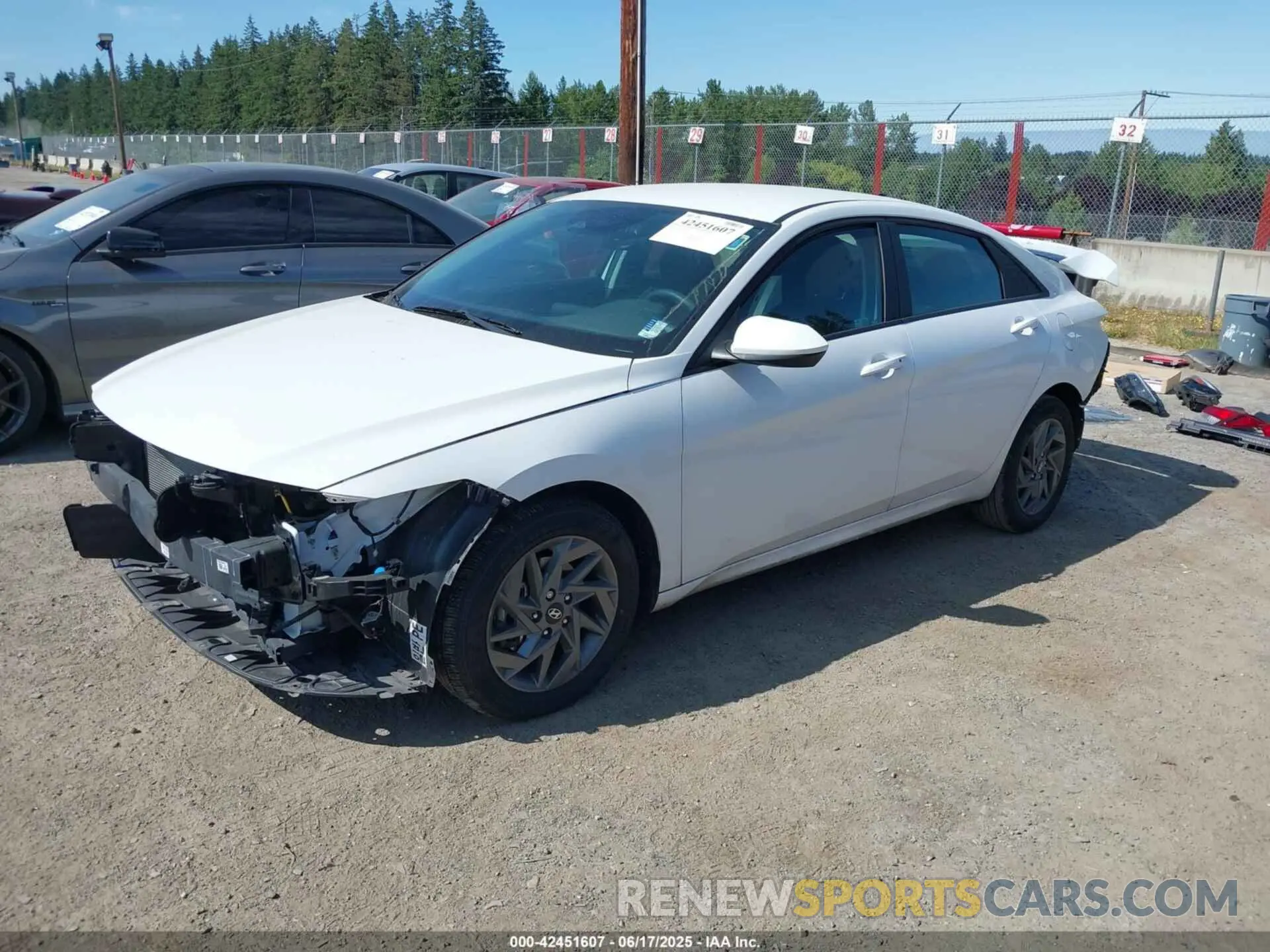2 Фотография поврежденного автомобиля KMHLM4DG4RU694158 HYUNDAI ELANTRA 2024