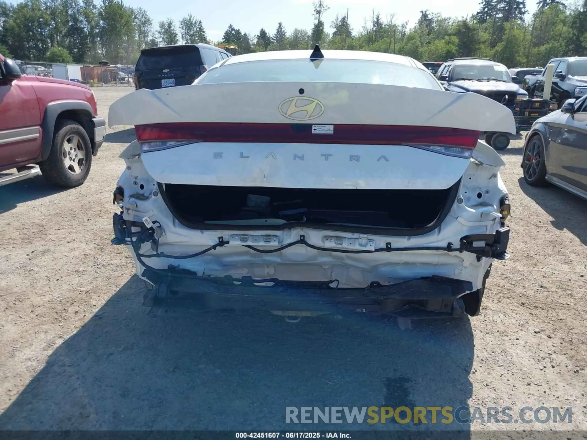 6 Фотография поврежденного автомобиля KMHLM4DG4RU694158 HYUNDAI ELANTRA 2024